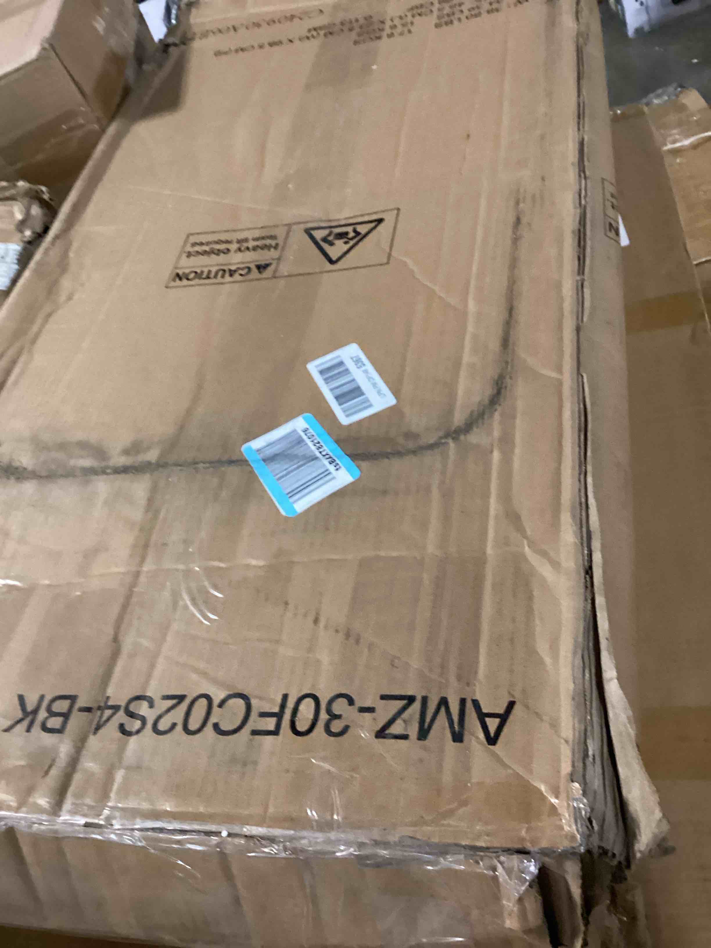 https://s3.amazonaws.com/lotting-images-prod/bidfta/GRA1644250_1741608188331.jpeg