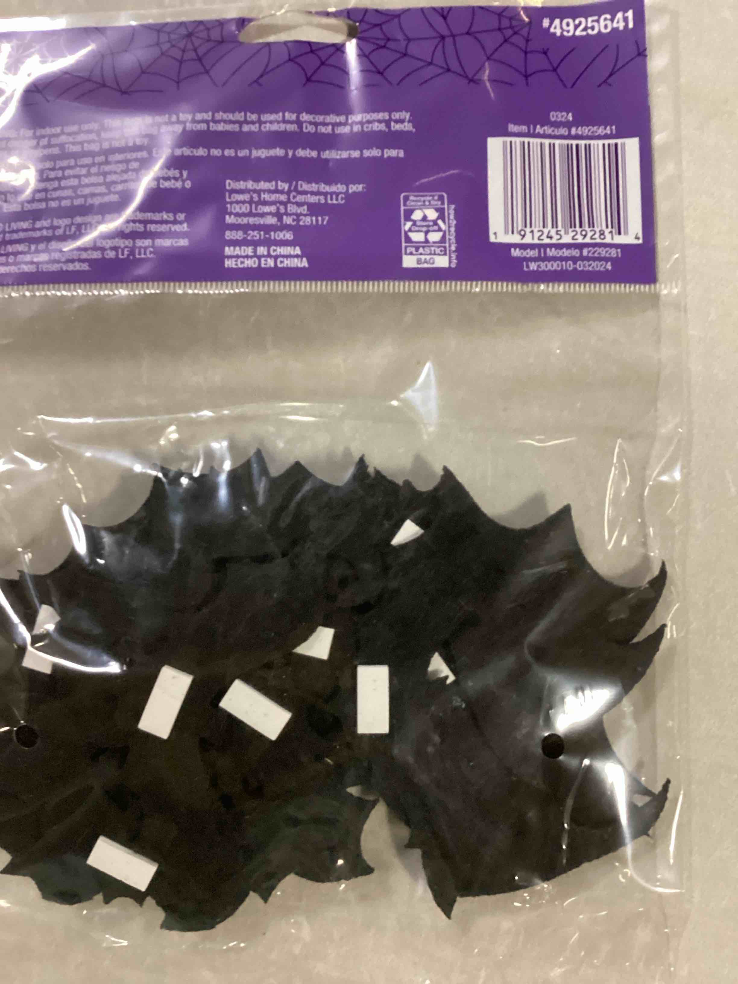 Condition photo showing Good Condition for Holiday Living 18-Pack Halloween Hanging Bat Decoration 229281