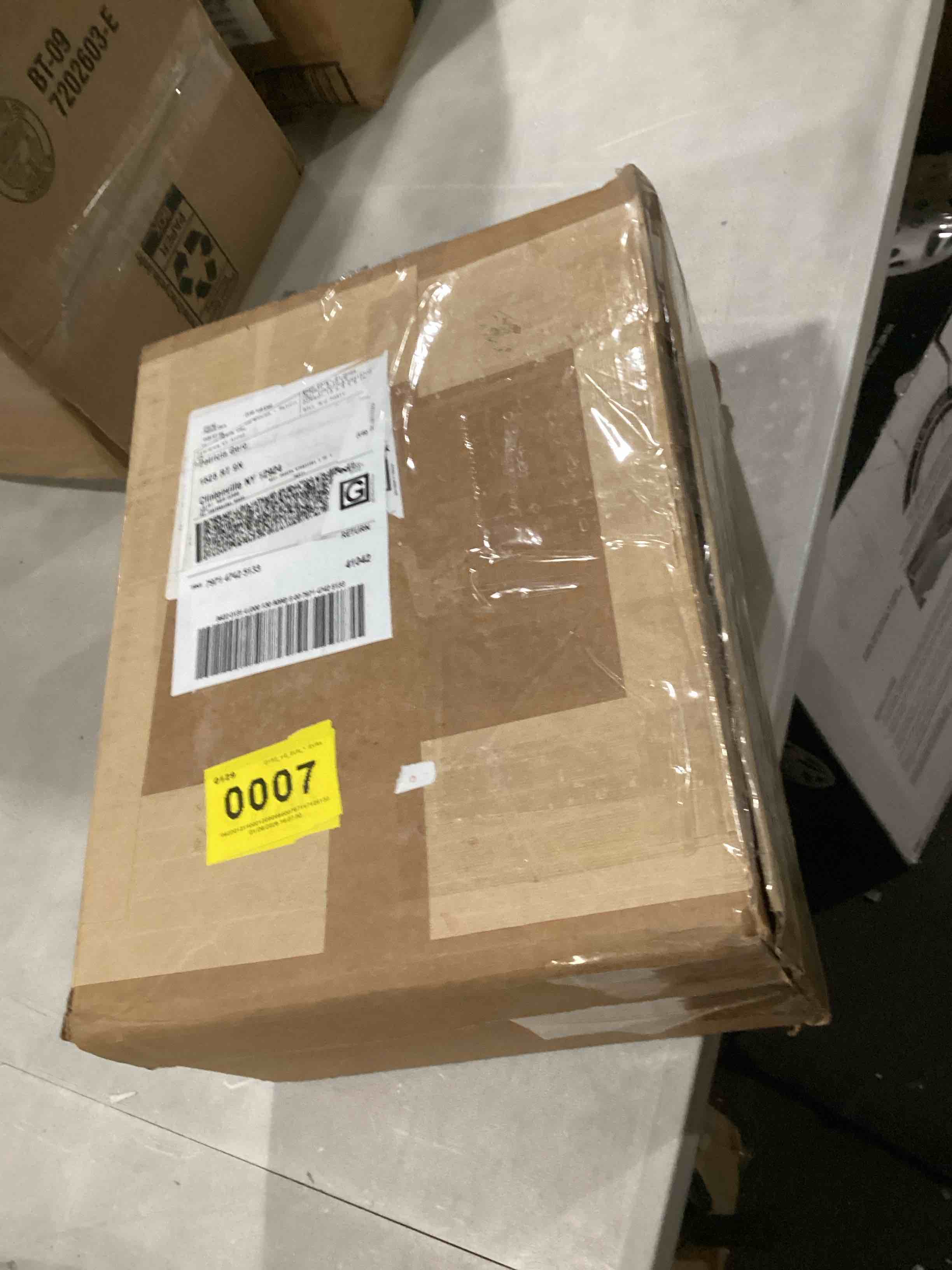 https://s3.amazonaws.com/lotting-images-prod/bidfta/GRA1645369_1739562572480.jpeg