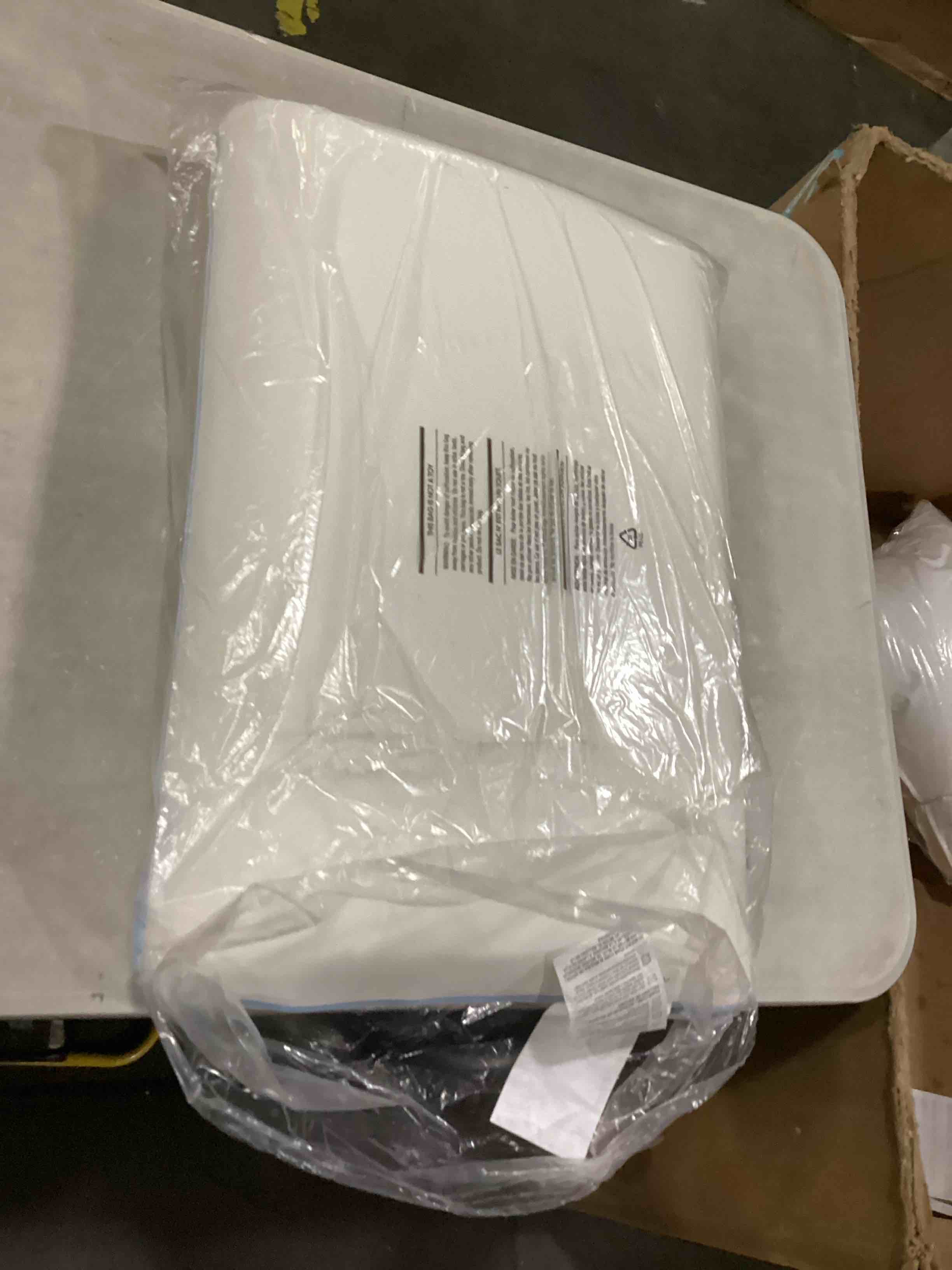 https://s3.amazonaws.com/lotting-images-prod/bidfta/GRA1646426_1741350425251.jpeg