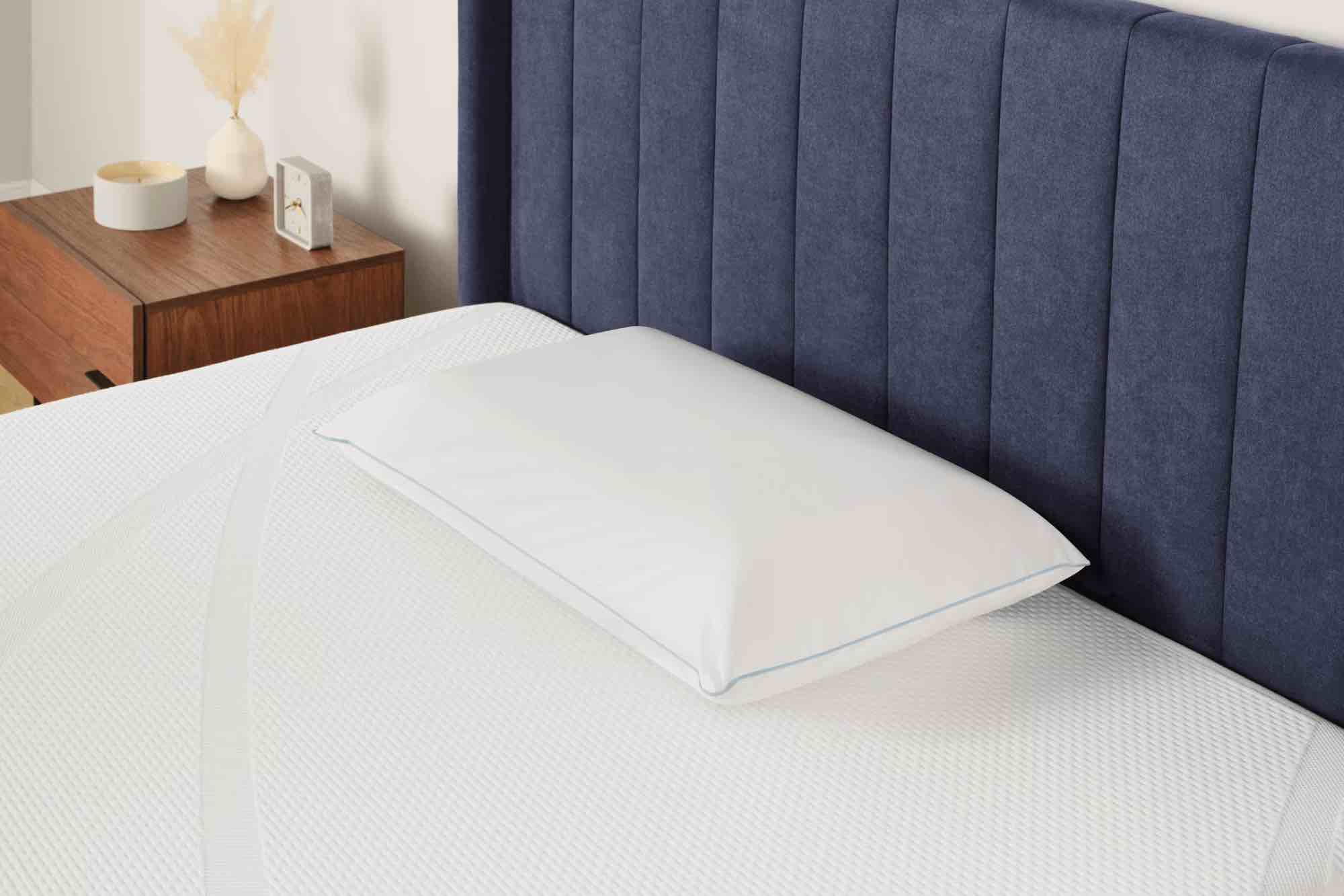 Tempur-Pedic TEMPUR-Cloud Dual Cooling Pillow, Queen, White