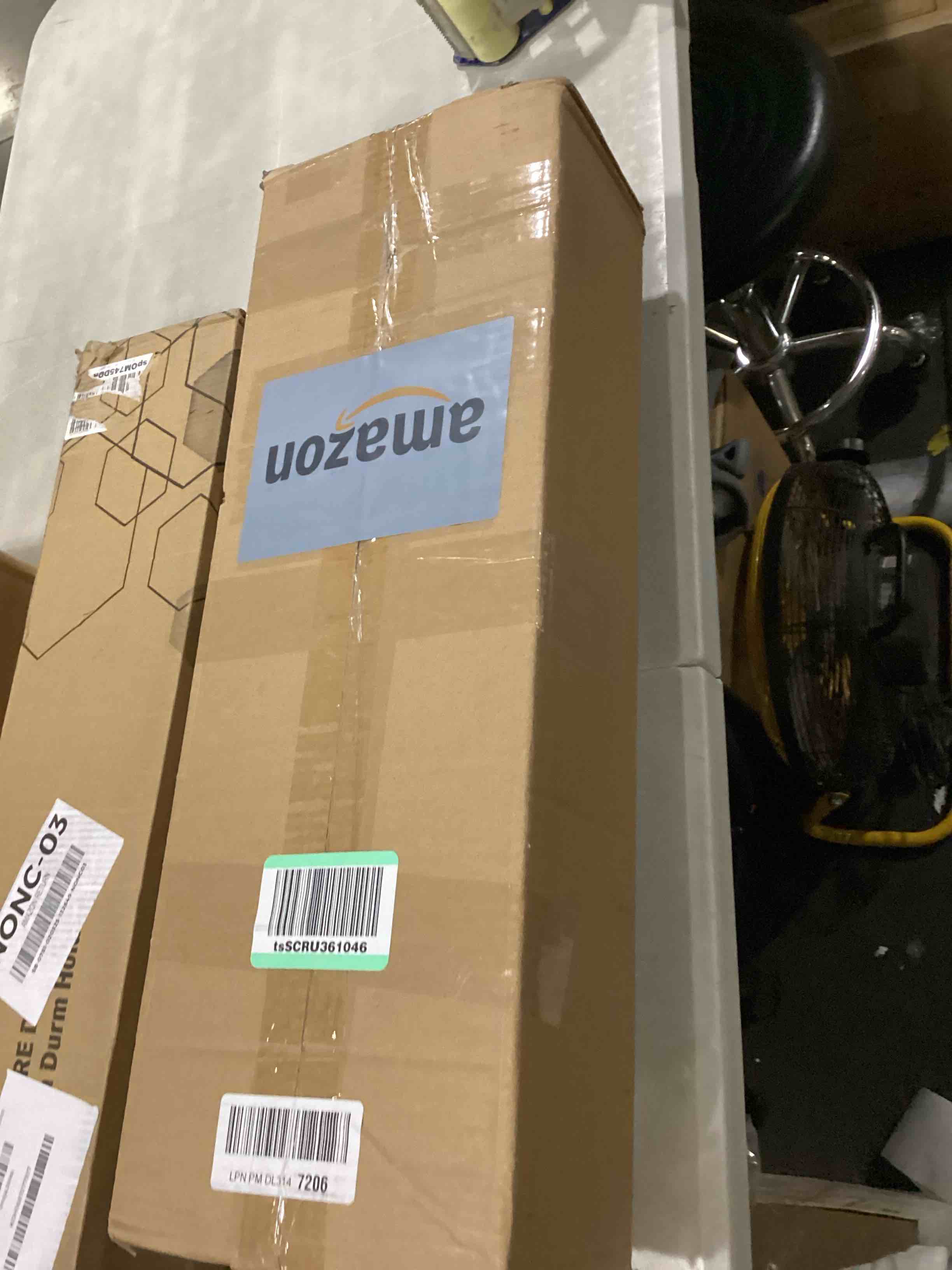 https://s3.amazonaws.com/lotting-images-prod/bidfta/GRA1646505_1741366093812.jpeg