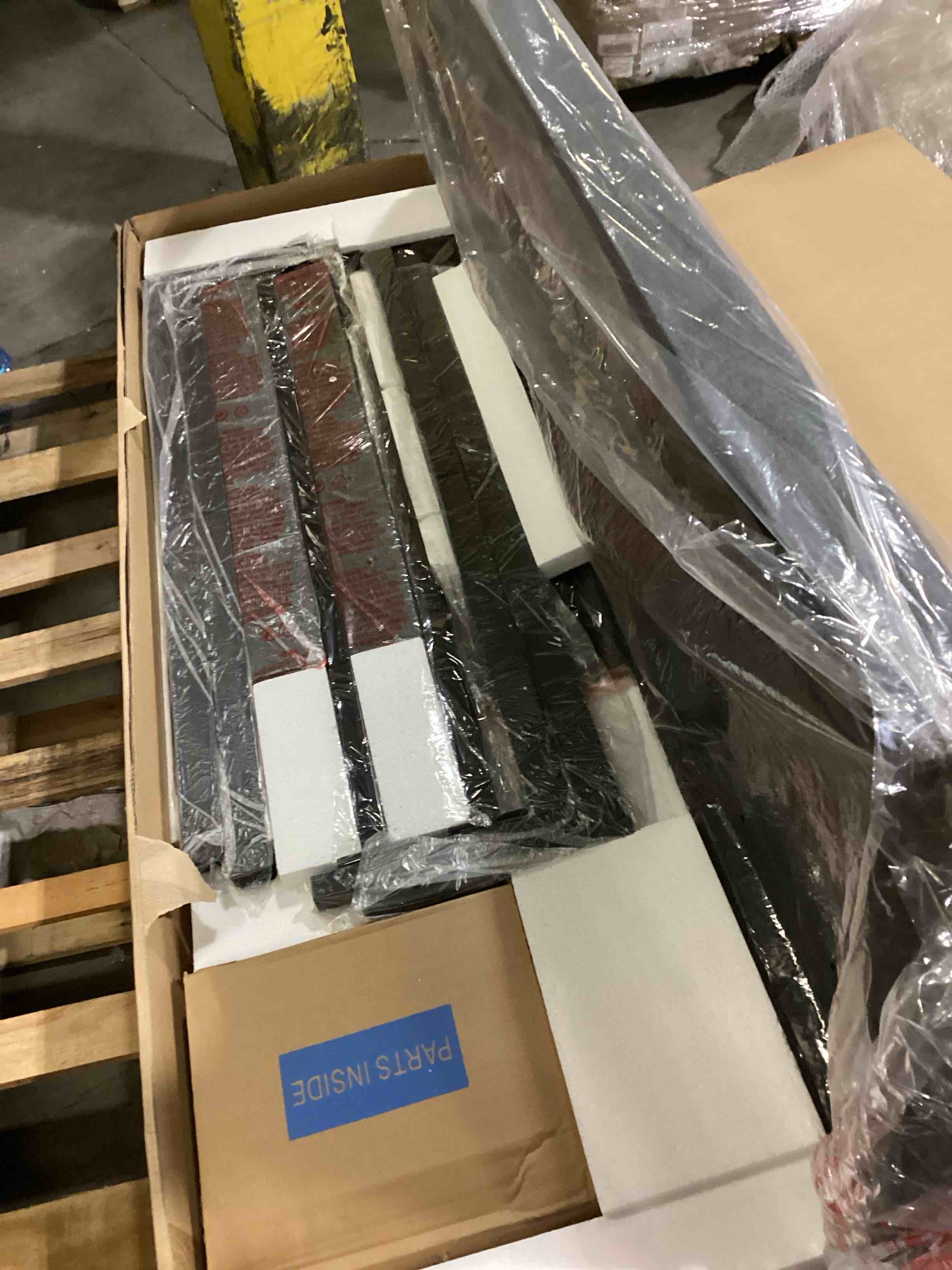 https://s3.amazonaws.com/lotting-images-prod/bidfta/GRA1646629_1741878275914.jpeg