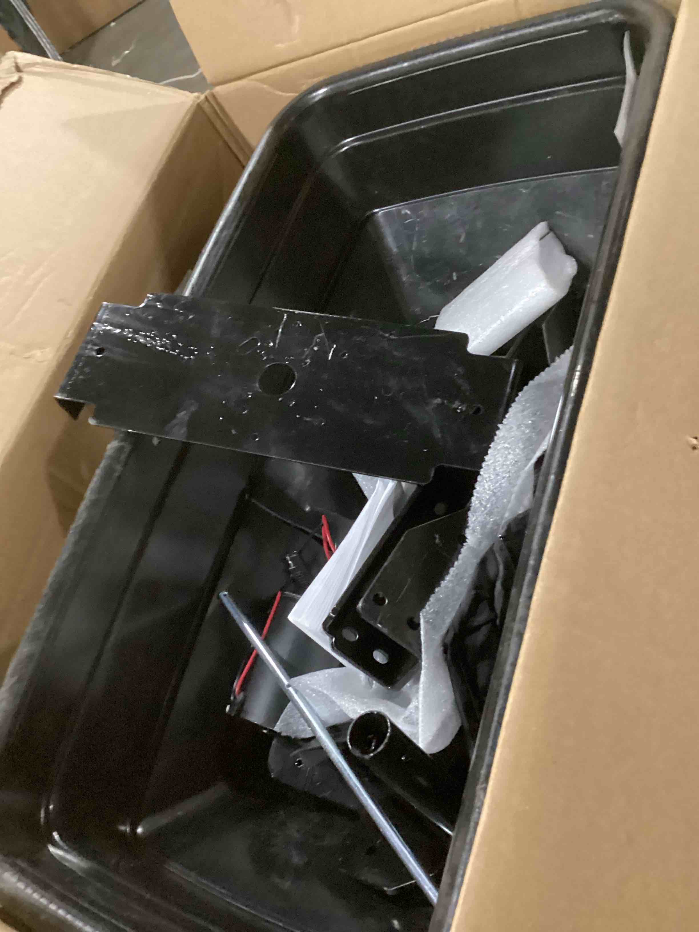 https://s3.amazonaws.com/lotting-images-prod/bidfta/GRA1647302_1743101590915.jpeg