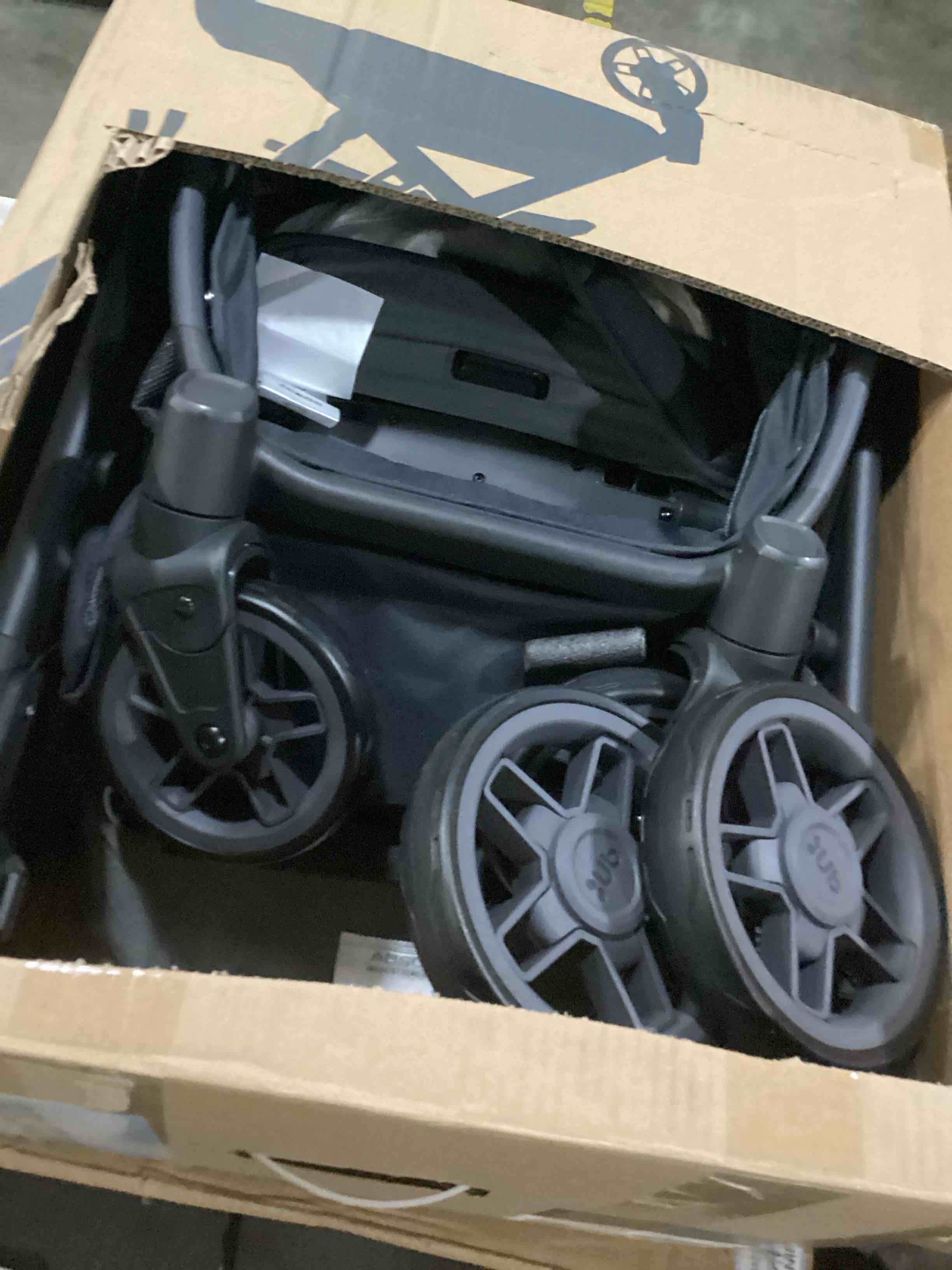 https://s3.amazonaws.com/lotting-images-prod/bidfta/GRA1647650_1743687749760.jpeg