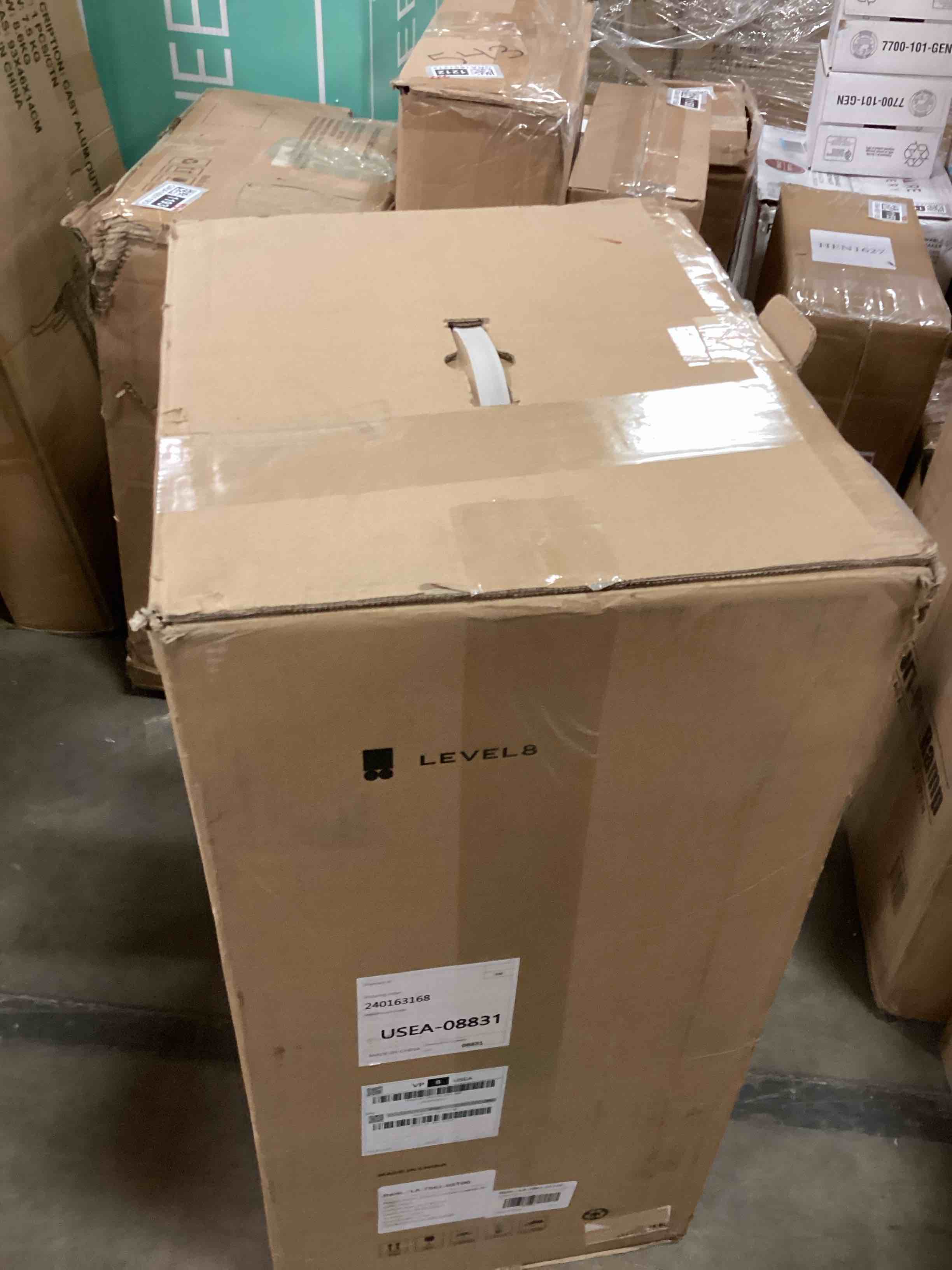 https://s3.amazonaws.com/lotting-images-prod/bidfta/GRA1651199_1746023576870.jpeg