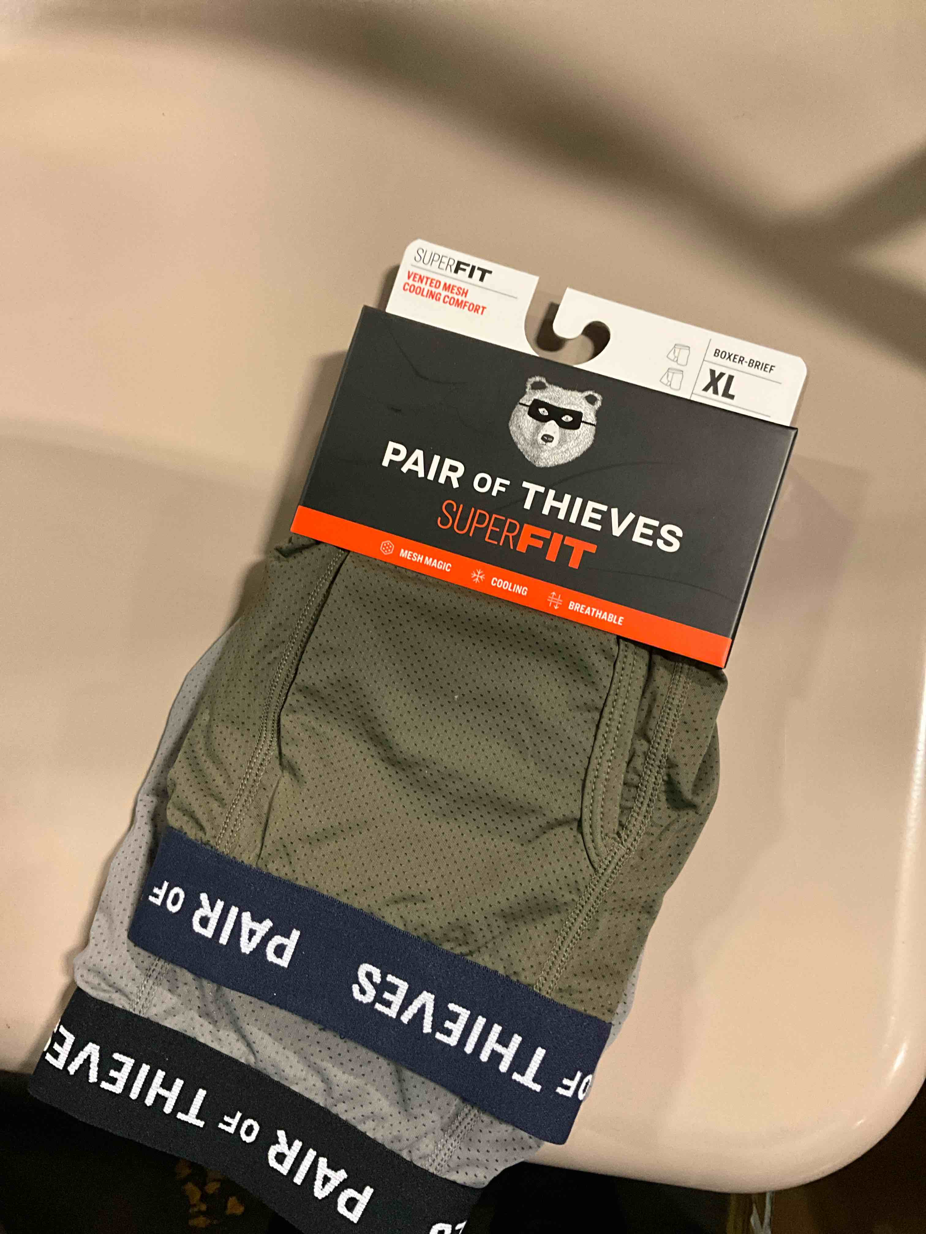 https://s3.amazonaws.com/lotting-images-prod/bidfta/GRA1652440_1751982283513.jpeg