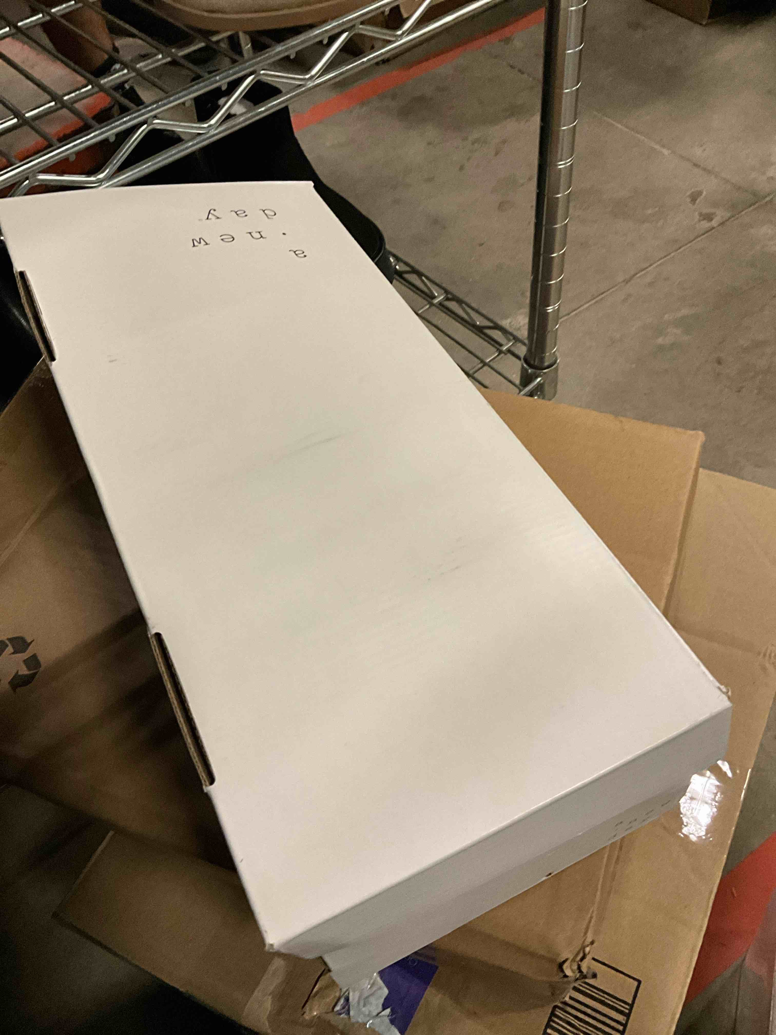 https://s3.amazonaws.com/lotting-images-prod/bidfta/GRA1652585_1752083695450.jpeg