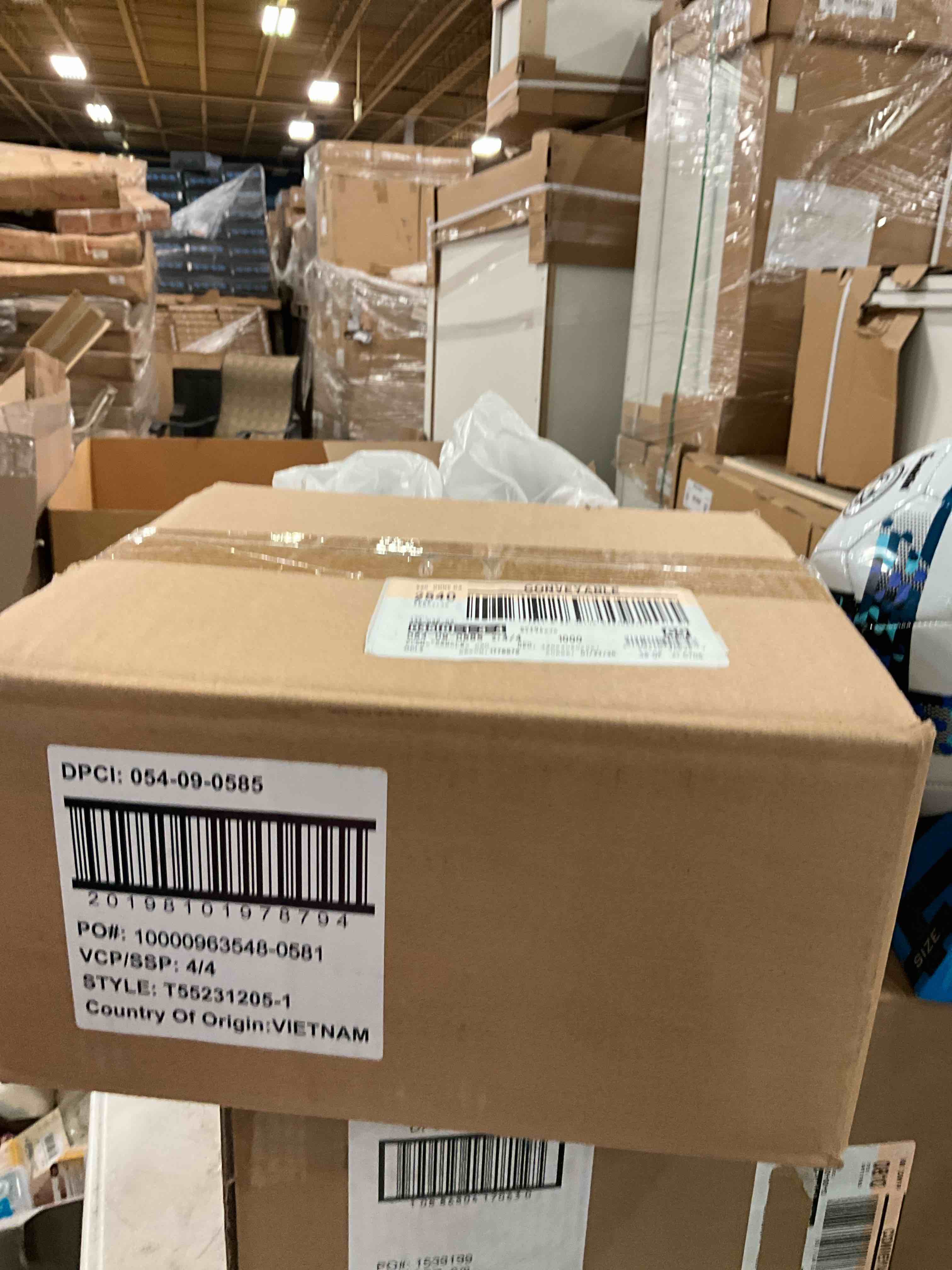 https://s3.amazonaws.com/lotting-images-prod/bidfta/GRA1653127_1753213902411.jpeg