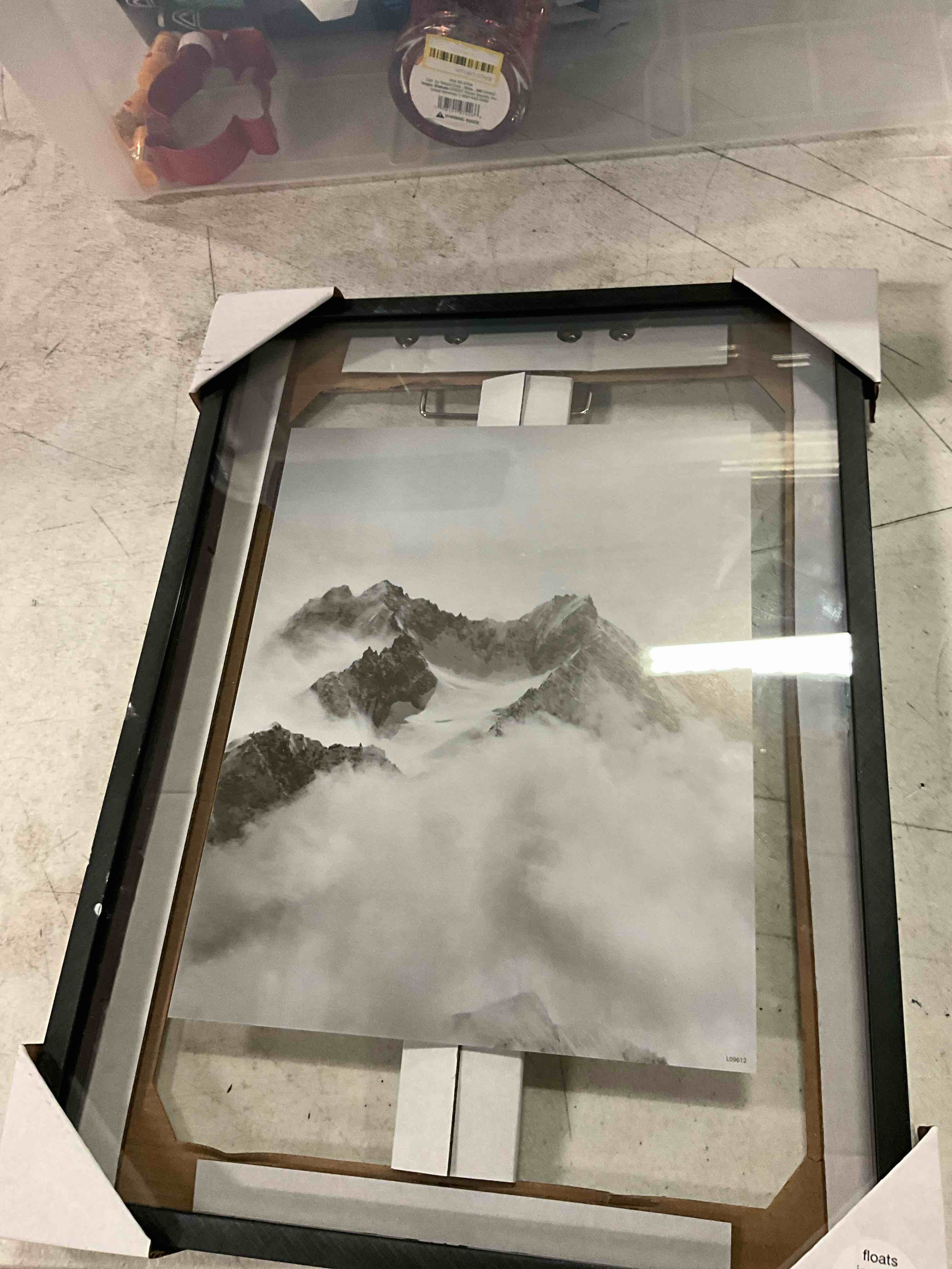 https://s3.amazonaws.com/lotting-images-prod/bidfta/GRA1653178_1753284527737.jpeg