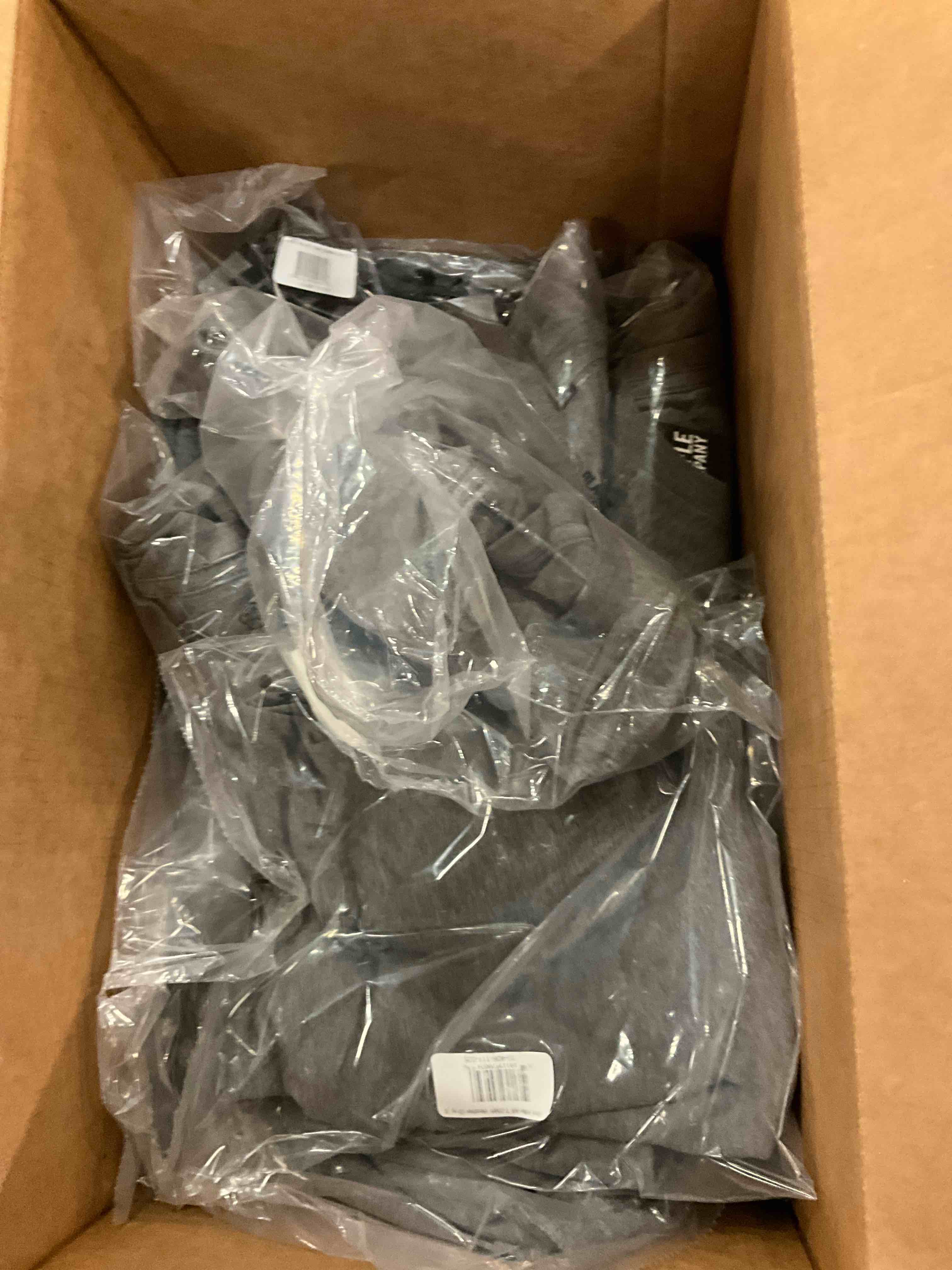 https://s3.amazonaws.com/lotting-images-prod/bidfta/GRA1653415_1754056328946.jpeg