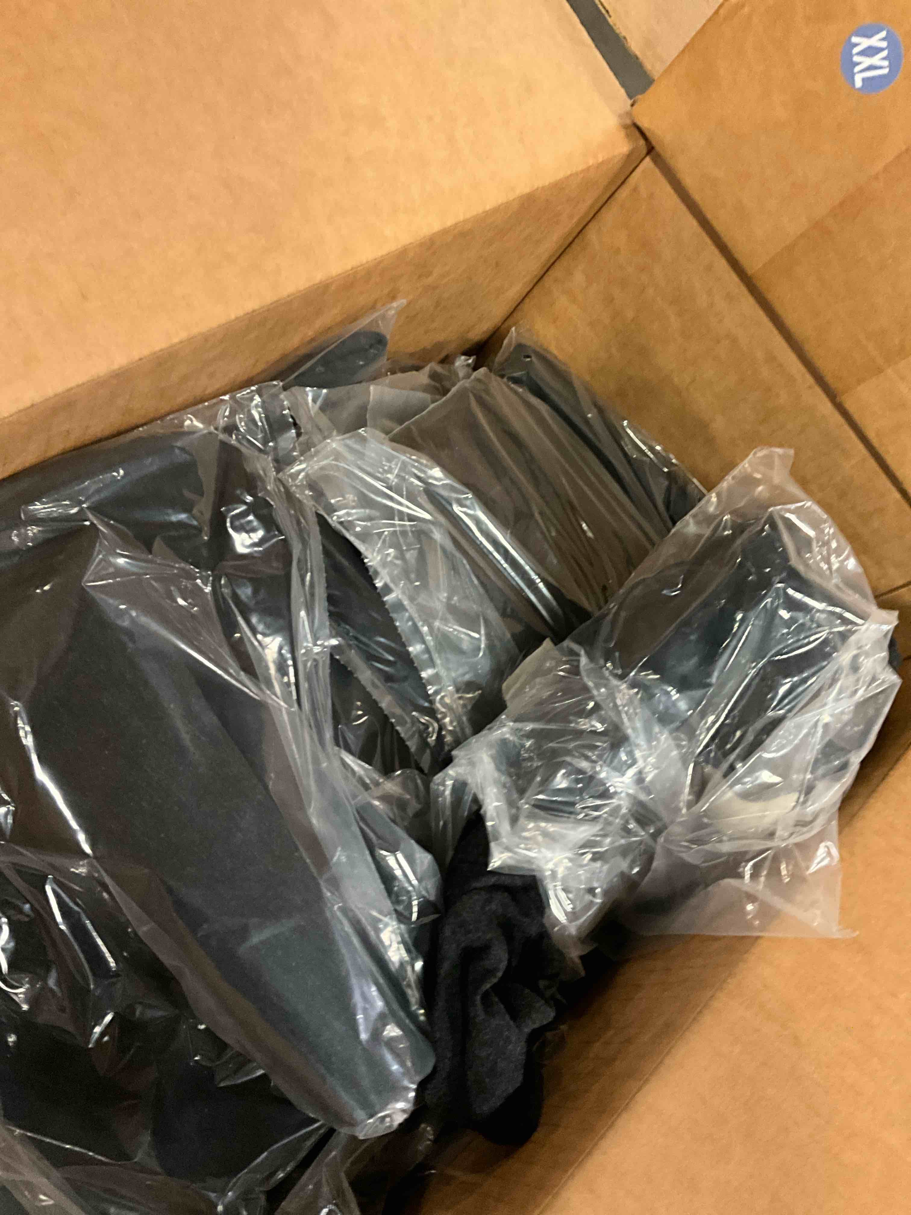 https://s3.amazonaws.com/lotting-images-prod/bidfta/GRA1653446_1754335152268.jpeg