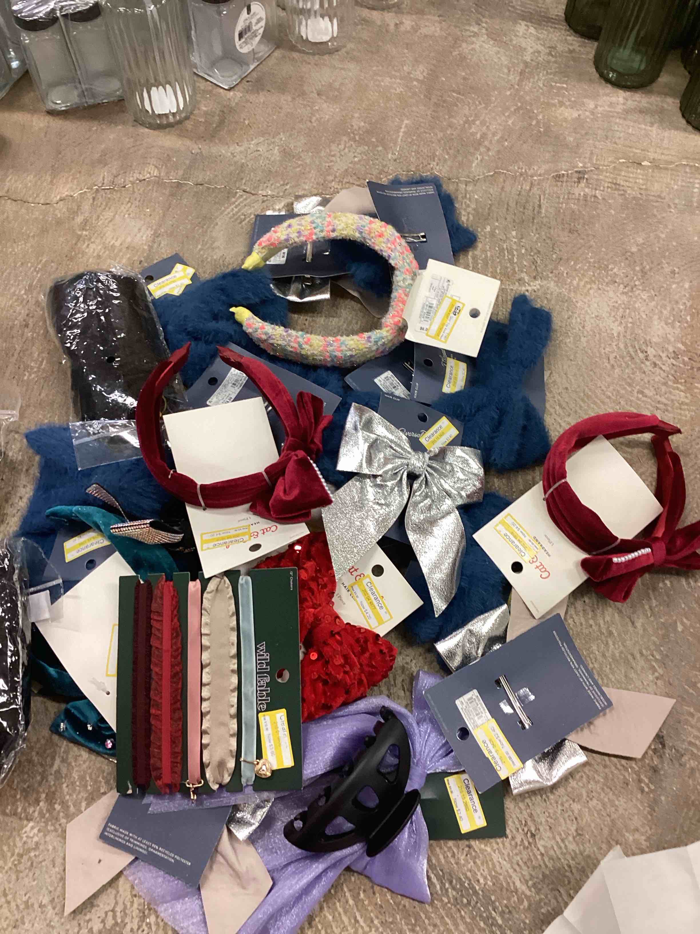 Assorted Hair Accessories (Lot of 20 Items Approximately Count)