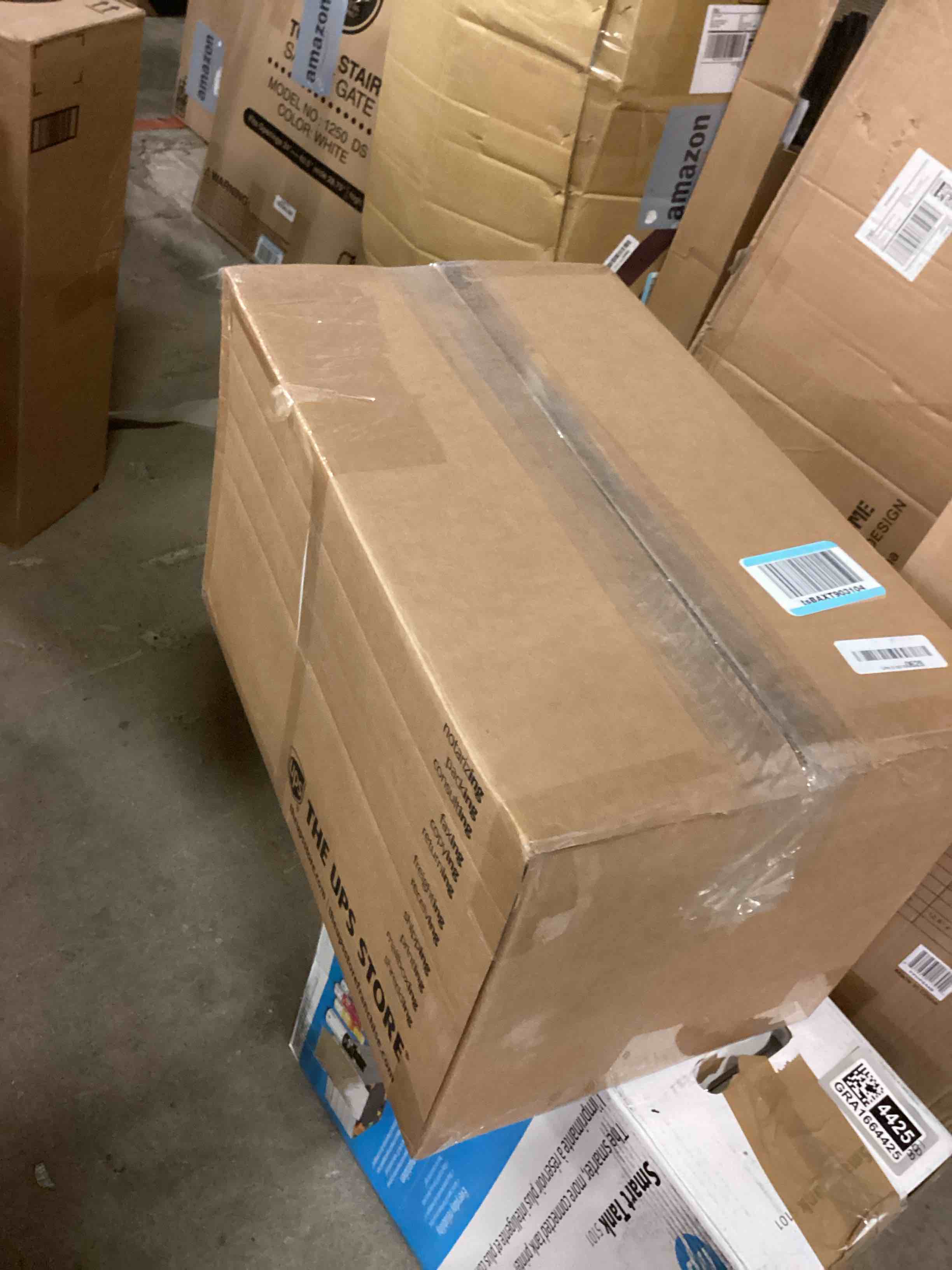 https://s3.amazonaws.com/lotting-images-prod/bidfta/GRA1664424_1745511875319.jpeg