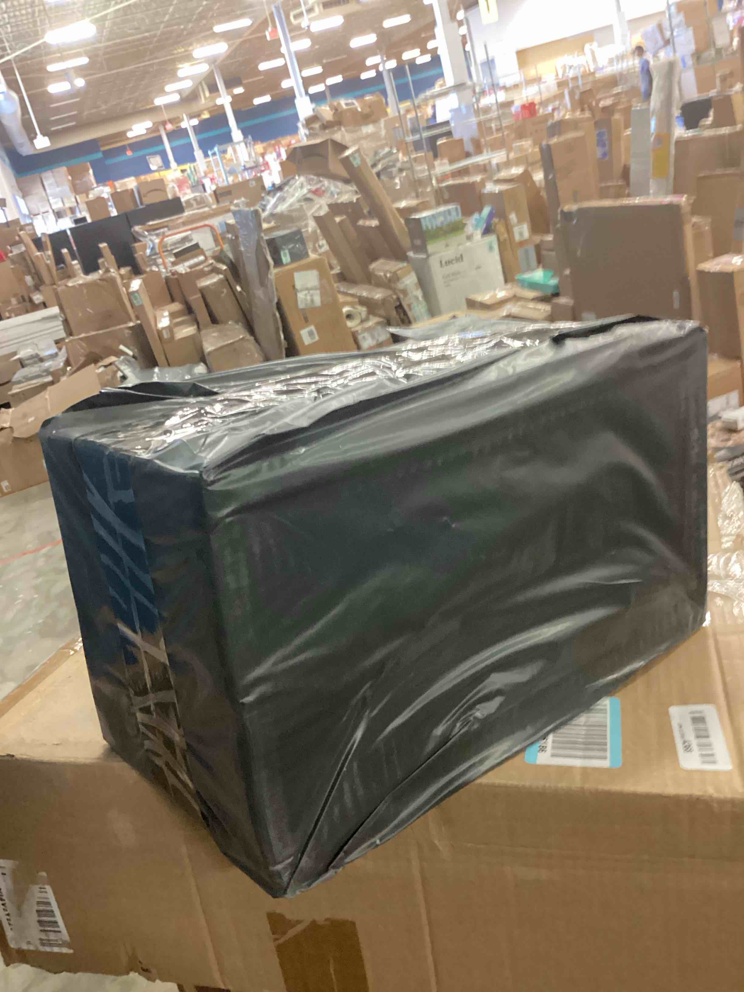 https://s3.amazonaws.com/lotting-images-prod/bidfta/GRA1664444_1745509049173.jpeg