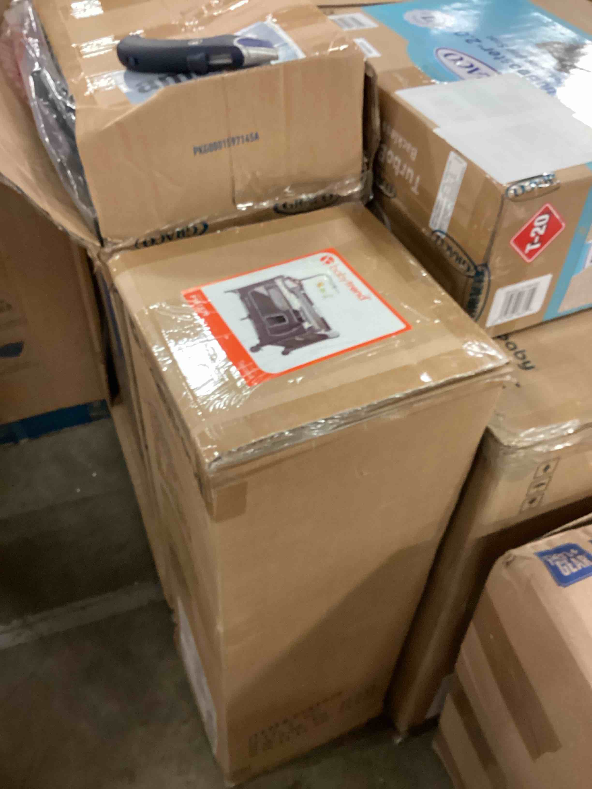 https://s3.amazonaws.com/lotting-images-prod/bidfta/GRA1664981_1746474000969.jpeg