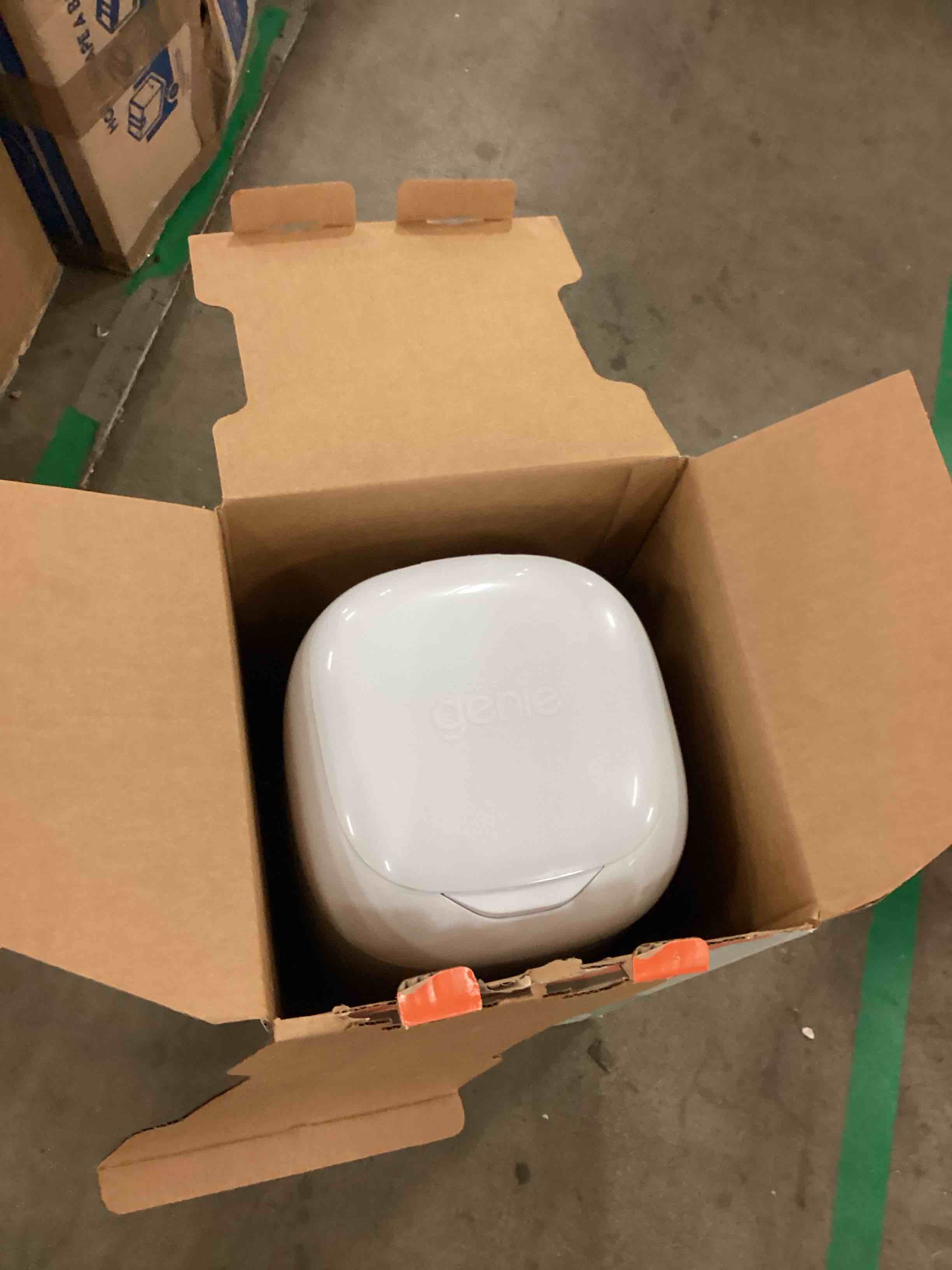 https://s3.amazonaws.com/lotting-images-prod/bidfta/GRA1664985_1746473342640.jpeg