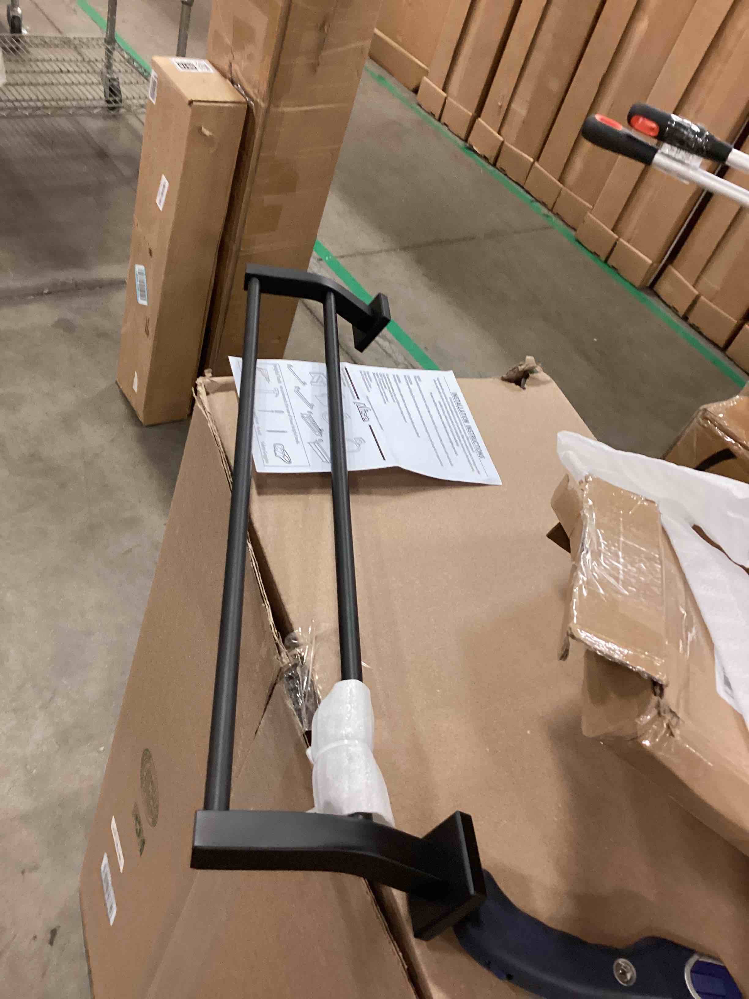 https://s3.amazonaws.com/lotting-images-prod/bidfta/GRA1665517_1747228900193.jpeg