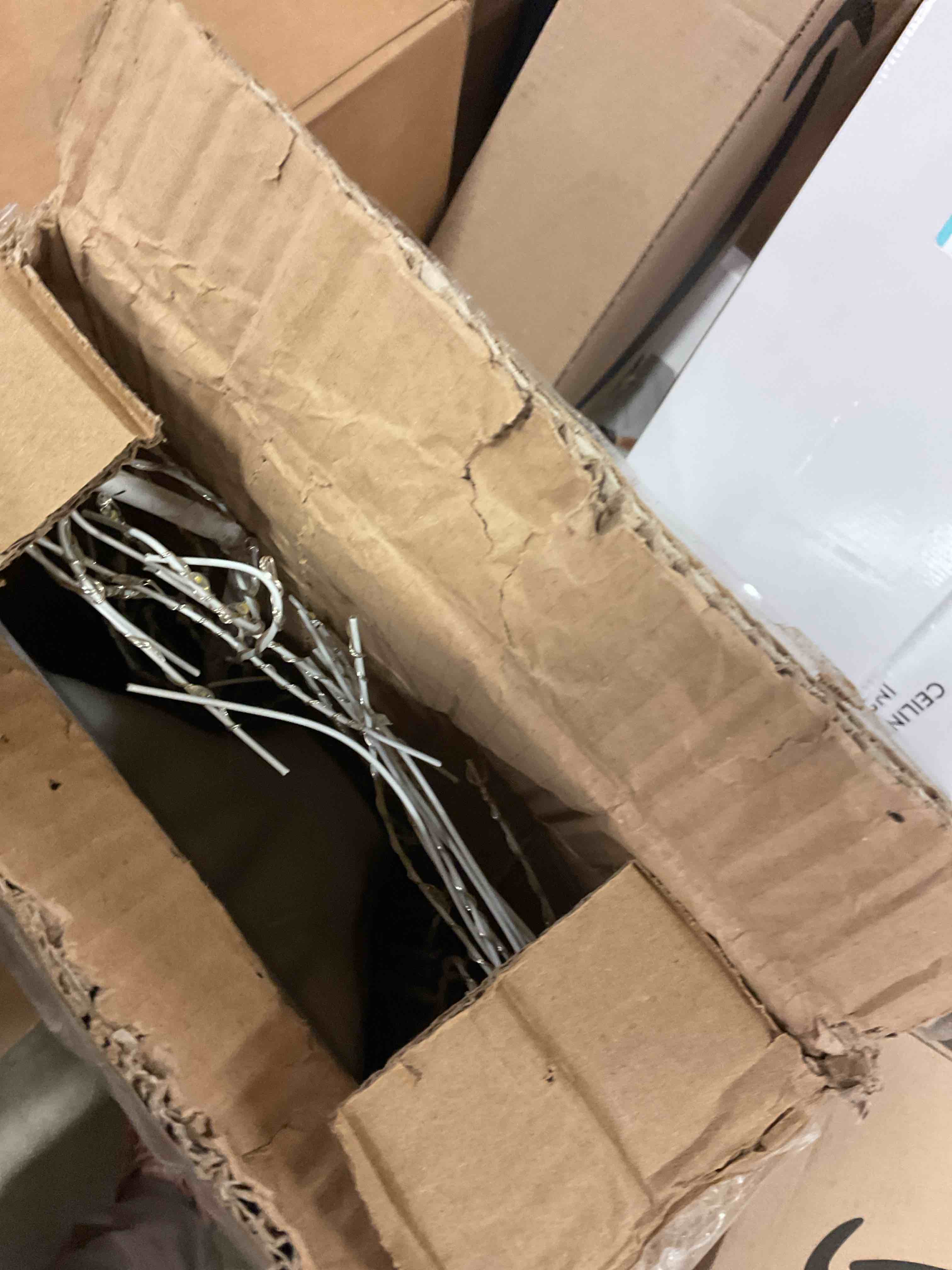 https://s3.amazonaws.com/lotting-images-prod/bidfta/GRA1666261_1744295098022.jpeg