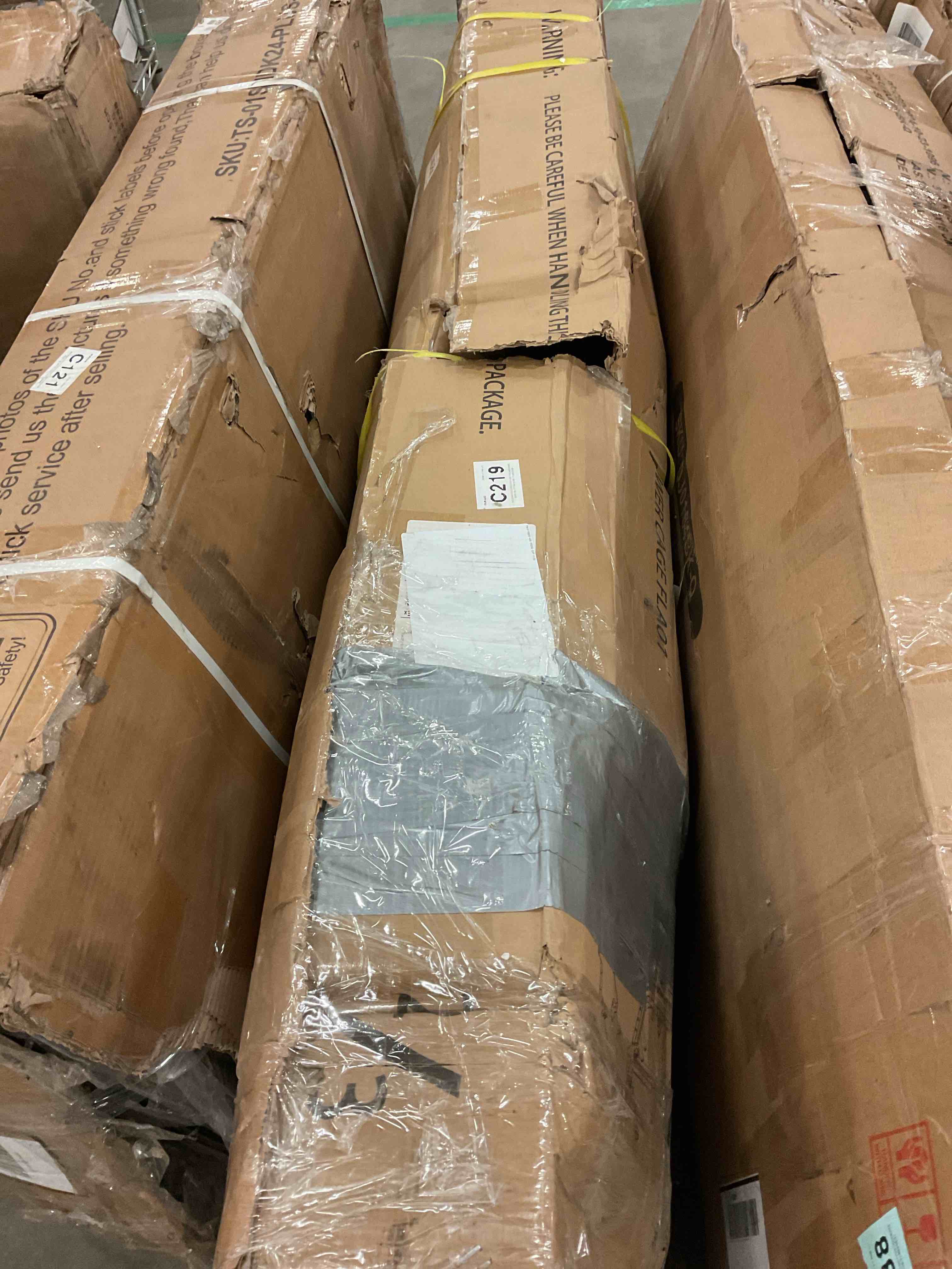 https://s3.amazonaws.com/lotting-images-prod/bidfta/GRA1667004_1745416363441.jpeg