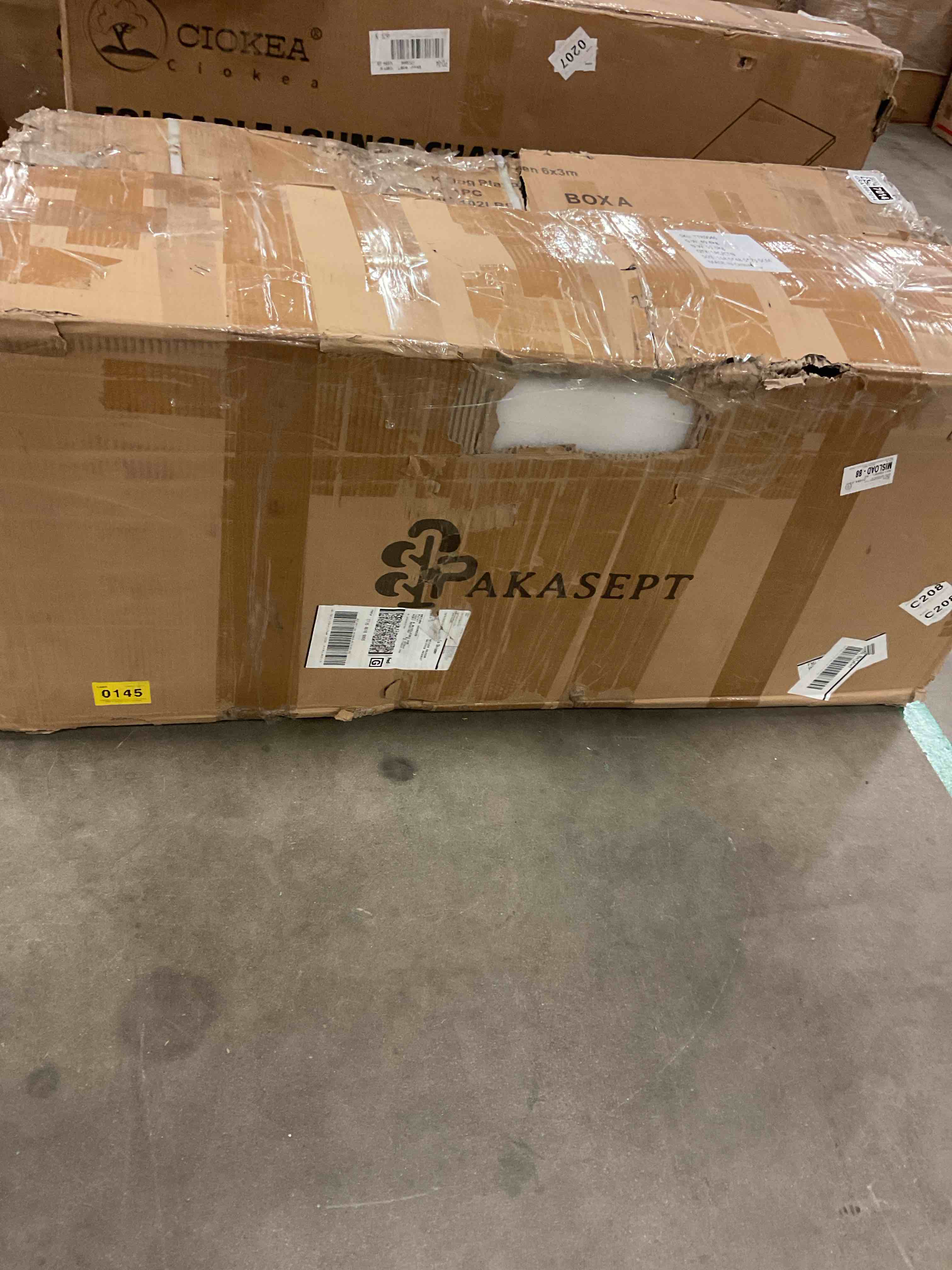 https://s3.amazonaws.com/lotting-images-prod/bidfta/GRA1667015_1745418854725.jpeg