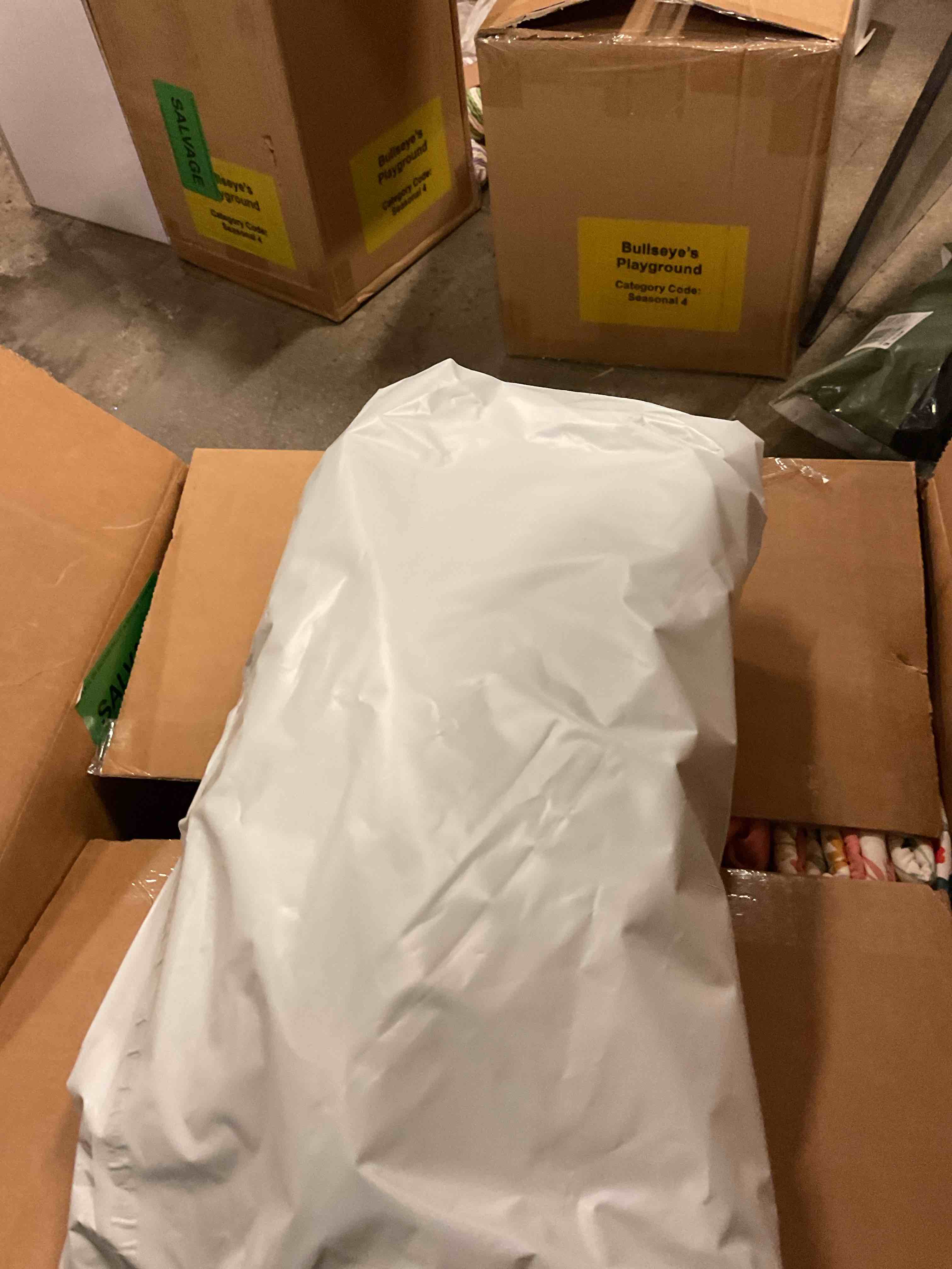 https://s3.amazonaws.com/lotting-images-prod/bidfta/GRA1667770_1746897441119.jpeg