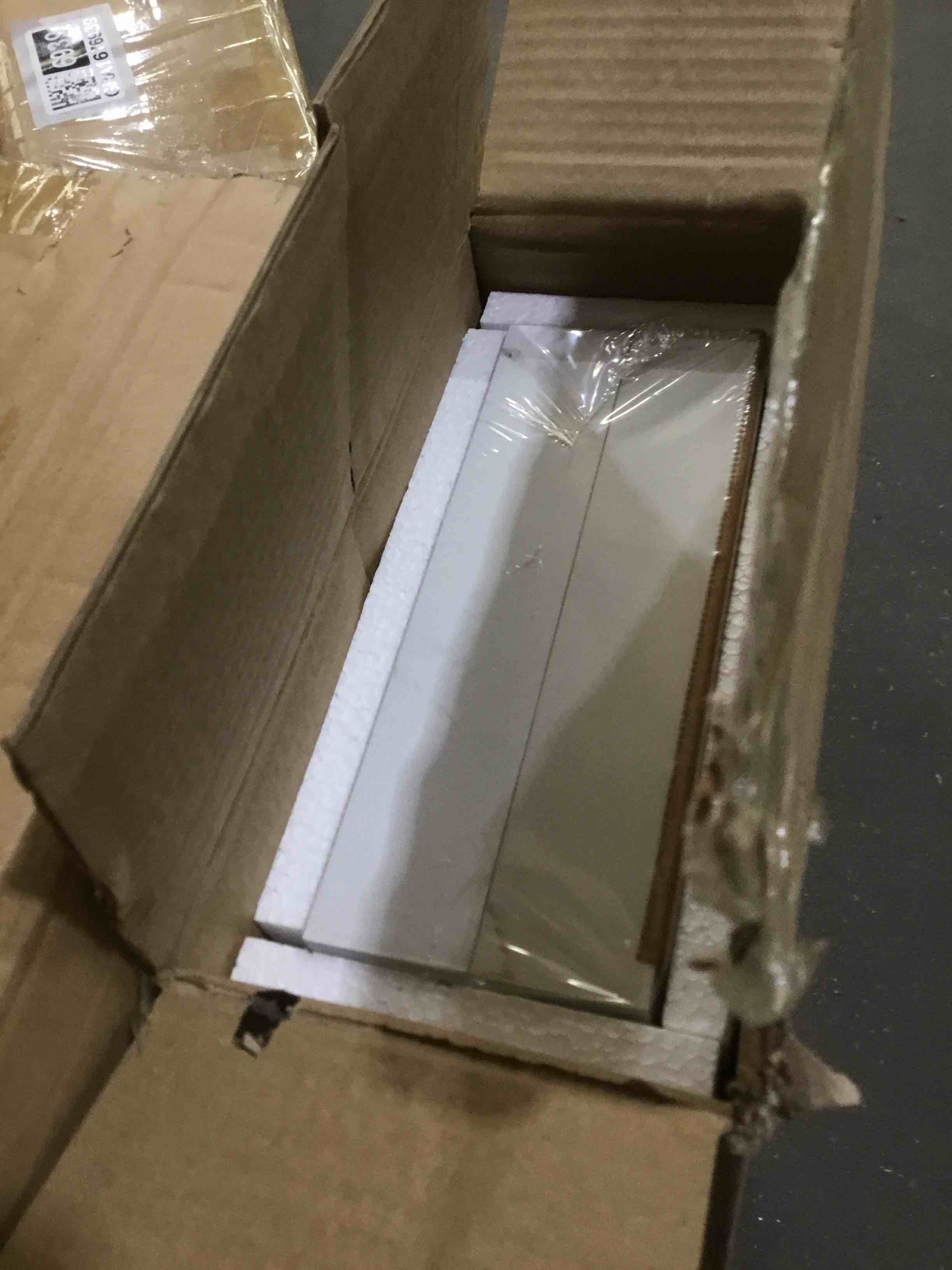 https://s3.amazonaws.com/lotting-images-prod/bidfta/GRA1676943_1742399503523.jpeg