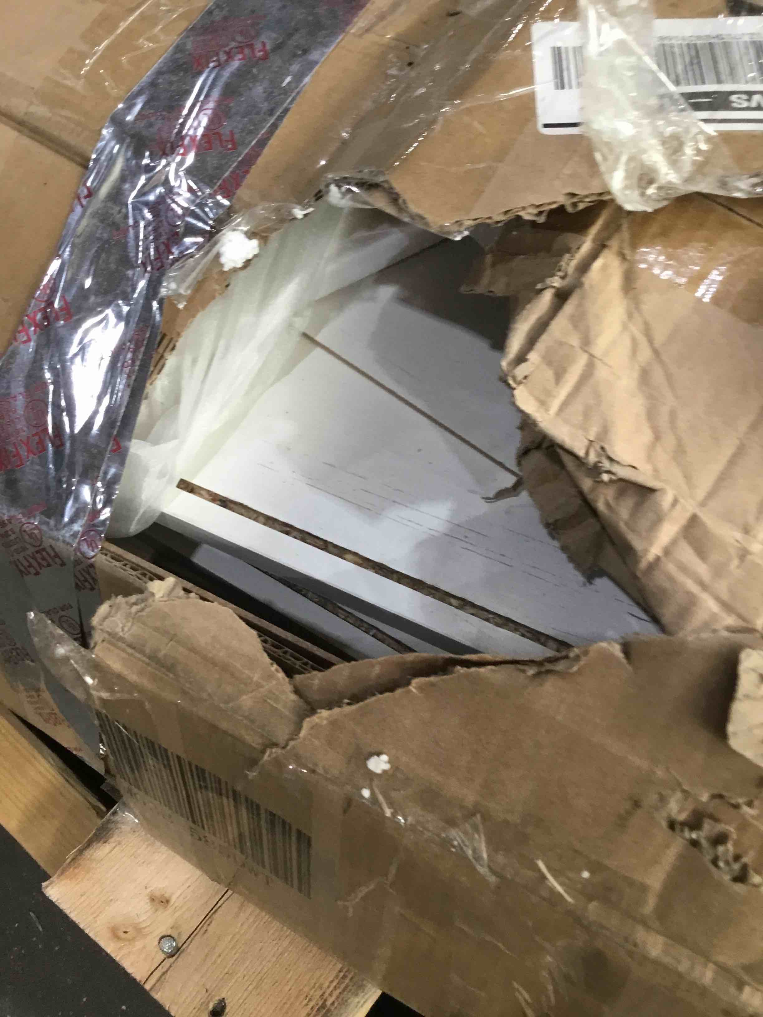 https://s3.amazonaws.com/lotting-images-prod/bidfta/GRA1677490_1743107471310.jpeg