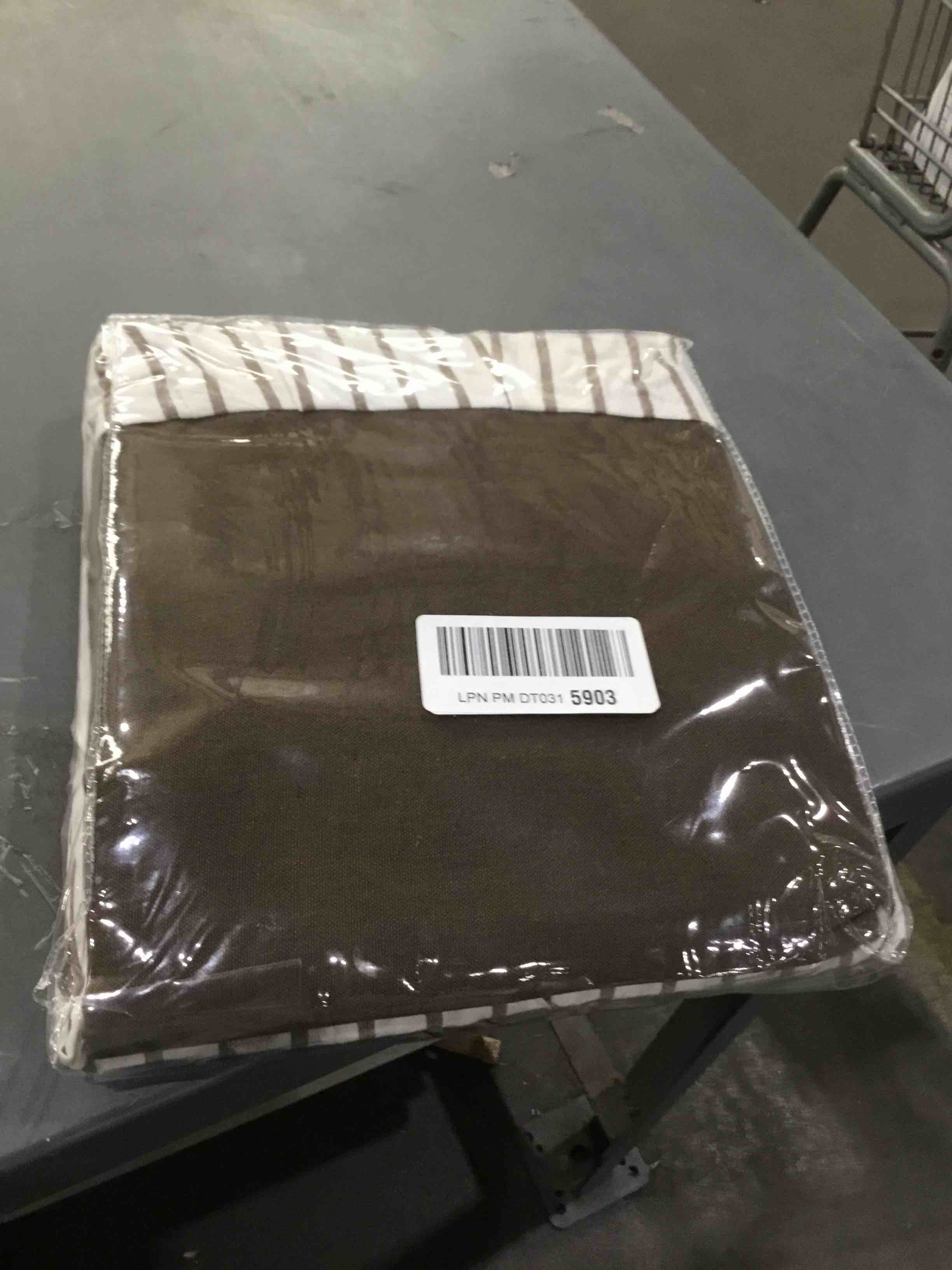 https://s3.amazonaws.com/lotting-images-prod/bidfta/GRA1677640_1743530193735.jpeg