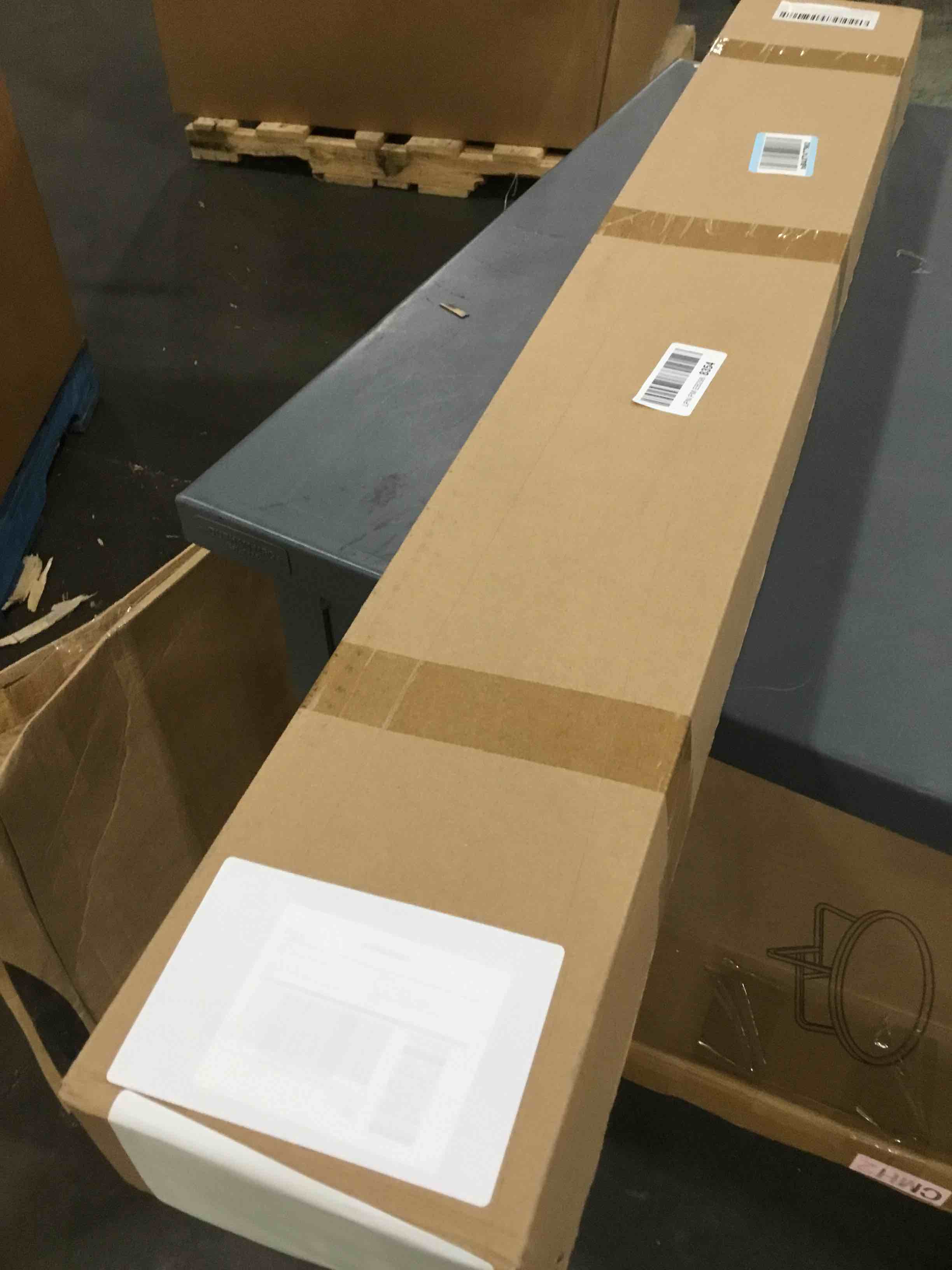 https://s3.amazonaws.com/lotting-images-prod/bidfta/GRA1678796_1749759080939.jpeg