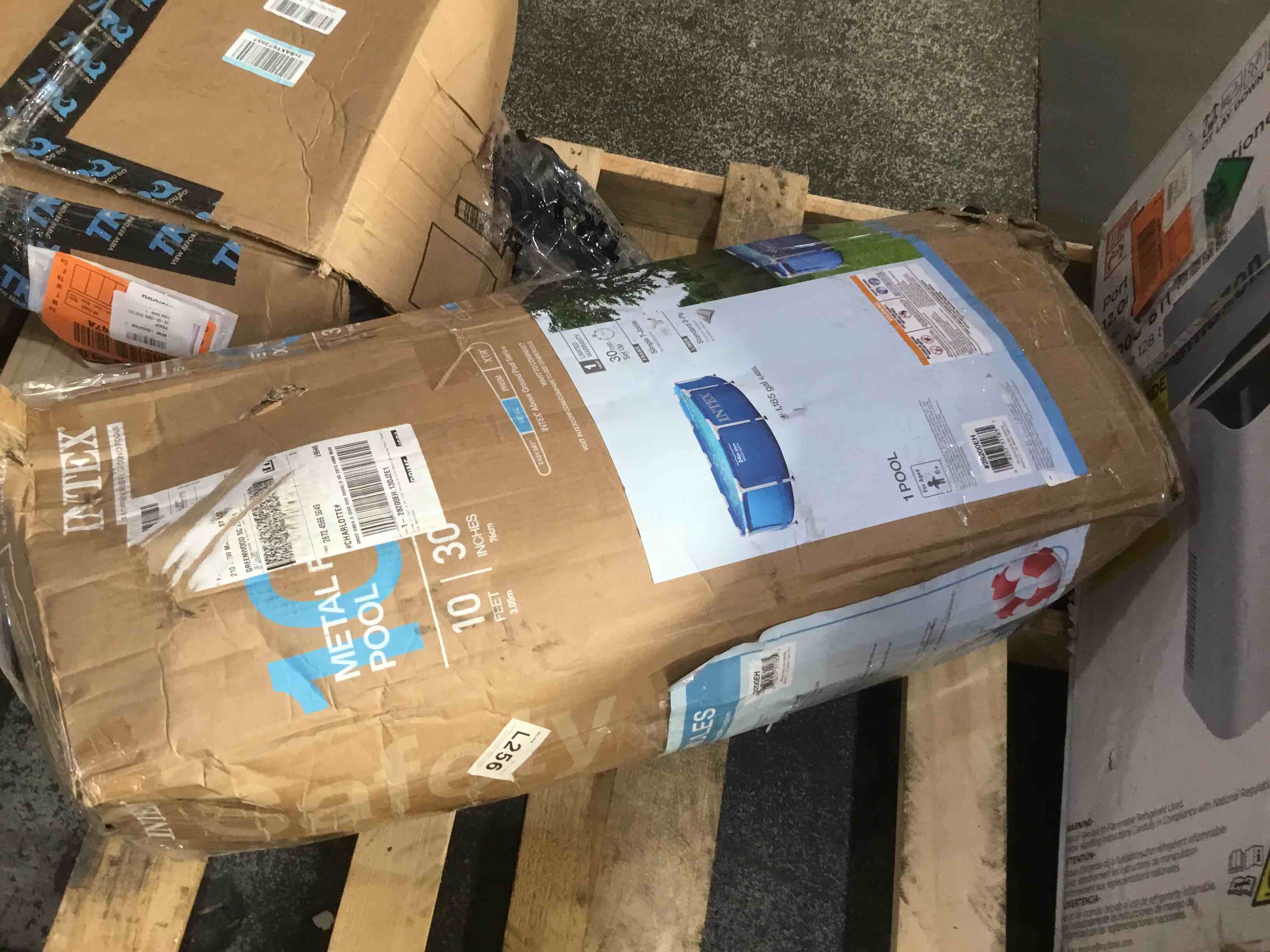 https://s3.amazonaws.com/lotting-images-prod/bidfta/GRA1679357_1750370841602.jpeg