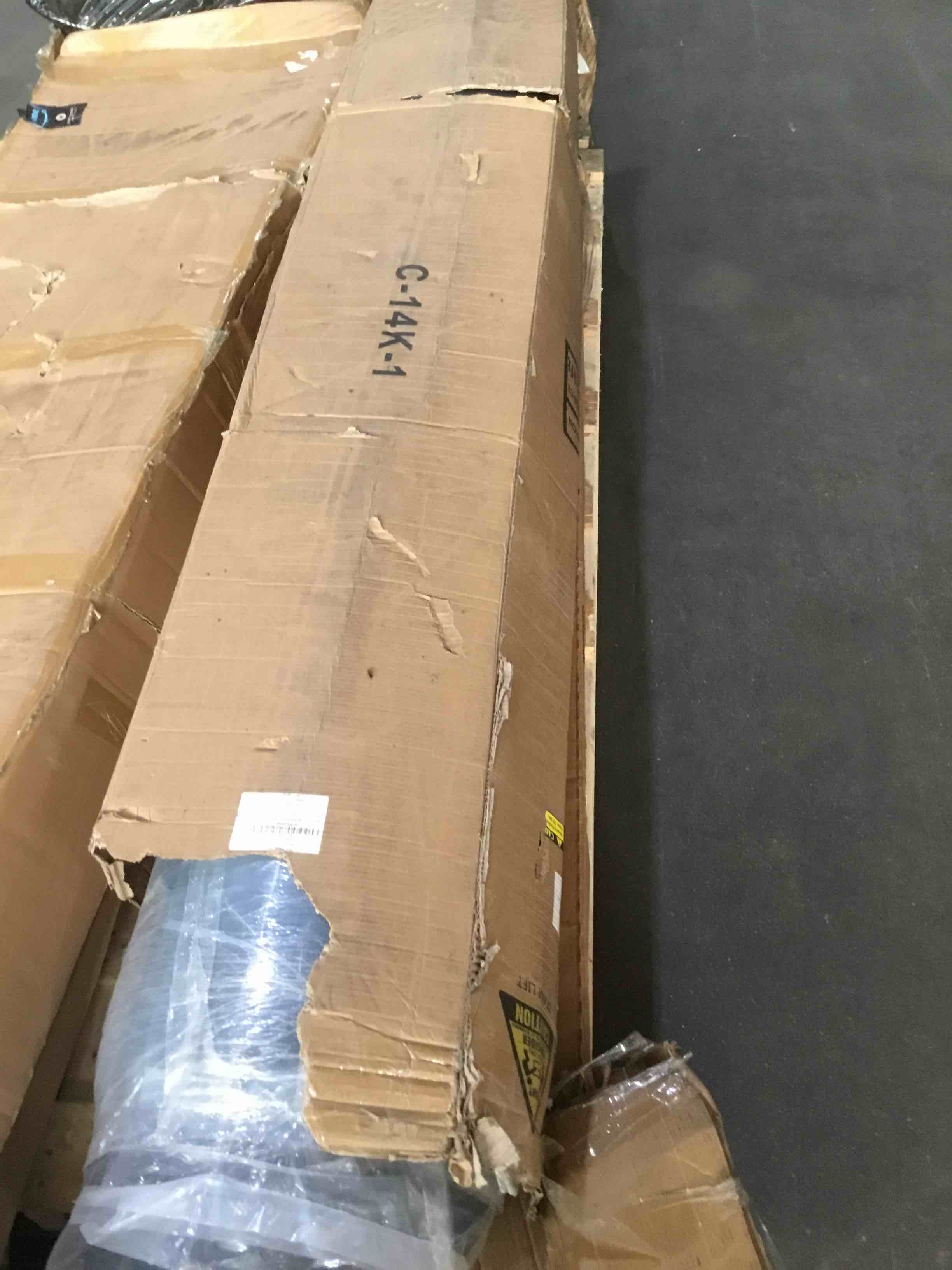 https://s3.amazonaws.com/lotting-images-prod/bidfta/GRA1679360_1750371621473.jpeg