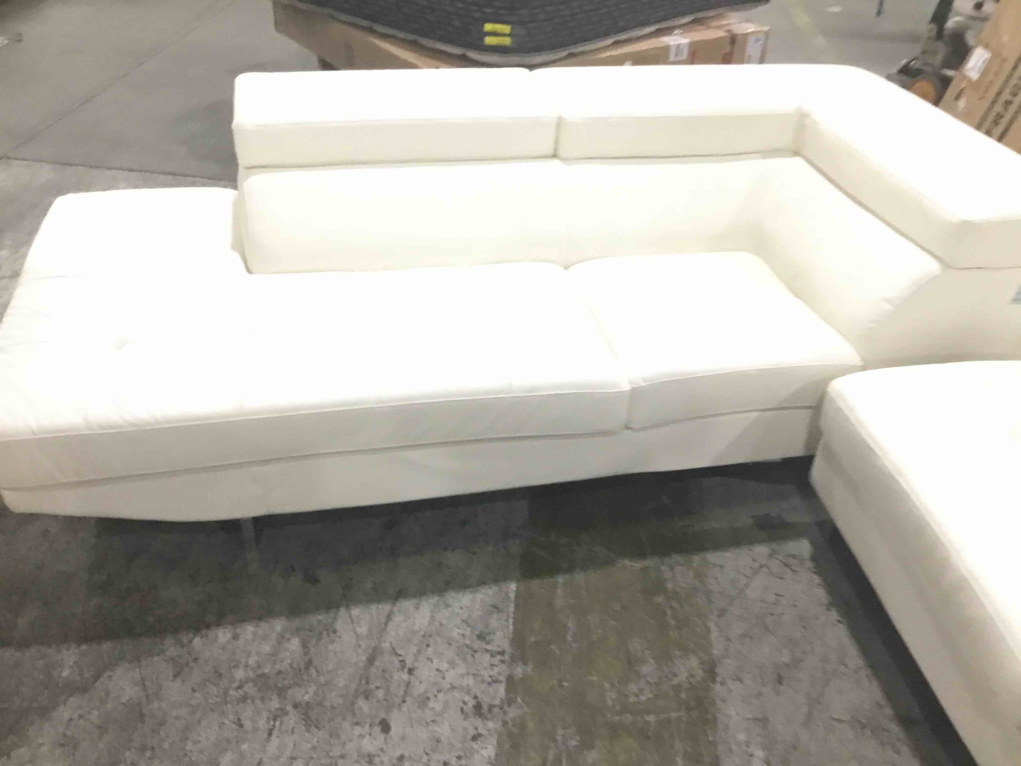 https://s3.amazonaws.com/lotting-images-prod/bidfta/GRA1679552_1750801812394.jpeg