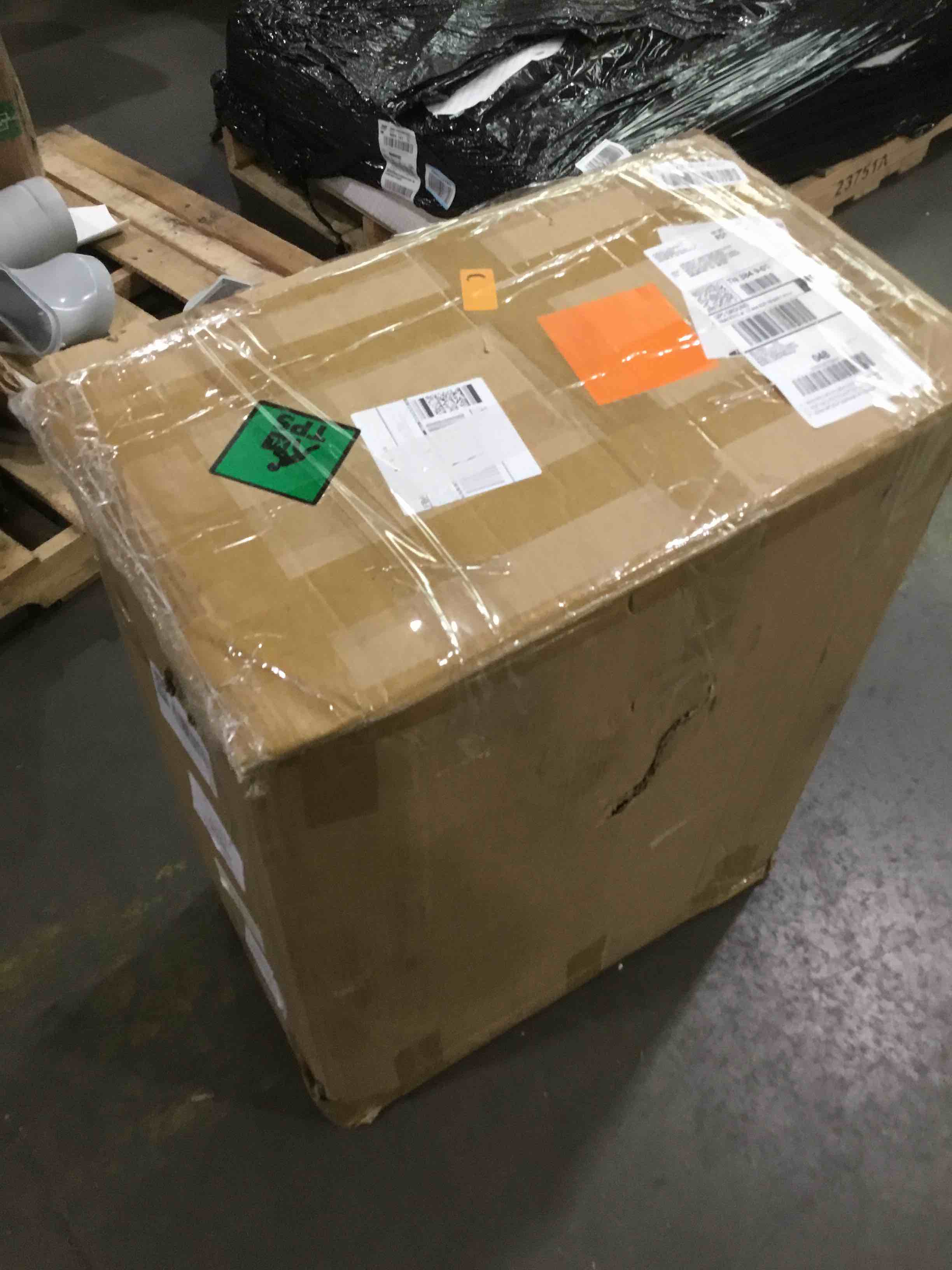 https://s3.amazonaws.com/lotting-images-prod/bidfta/GRA1680649_1752085199139.jpeg