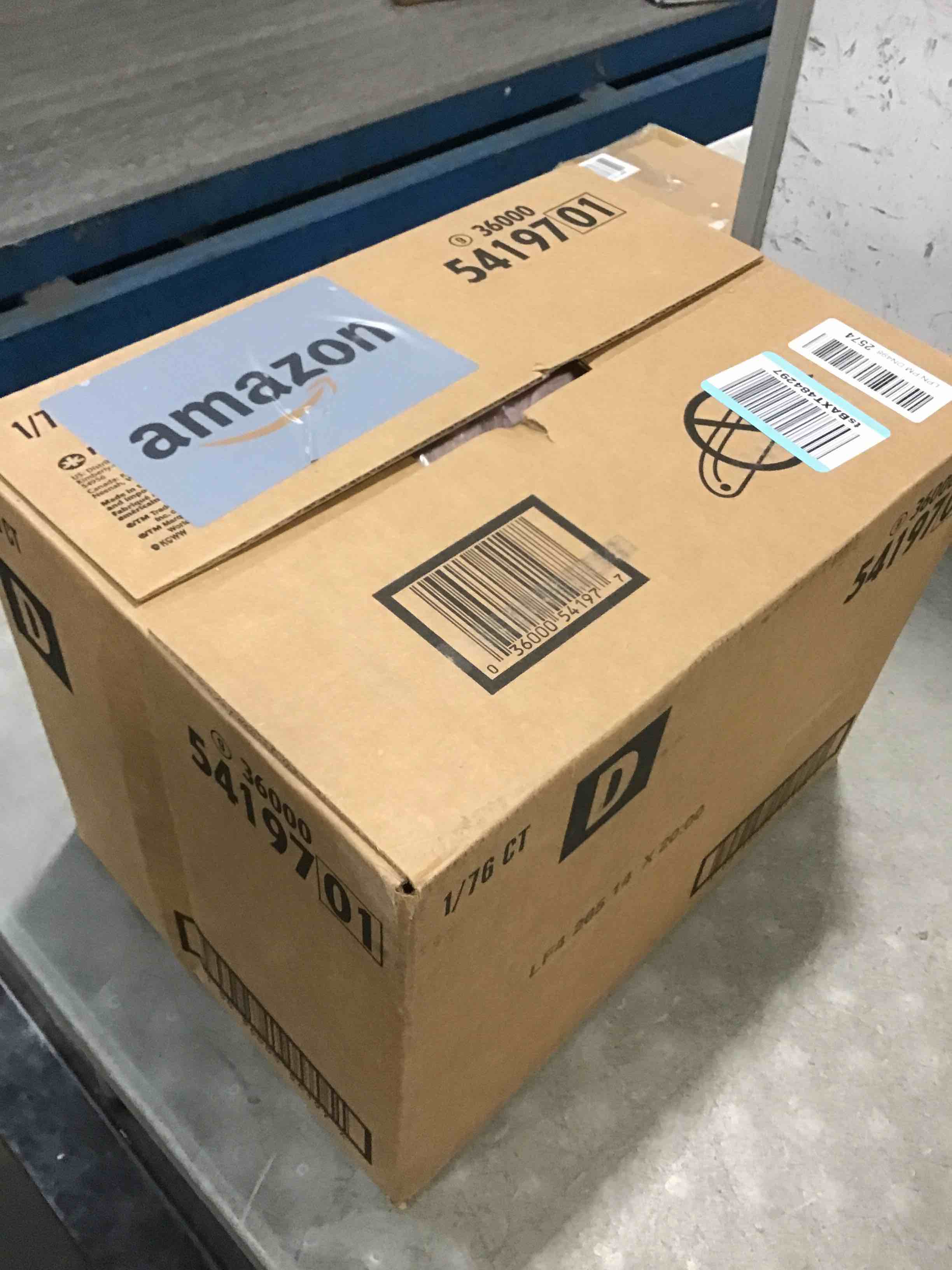 https://s3.amazonaws.com/lotting-images-prod/bidfta/GRA1696118_1735599972378.jpeg