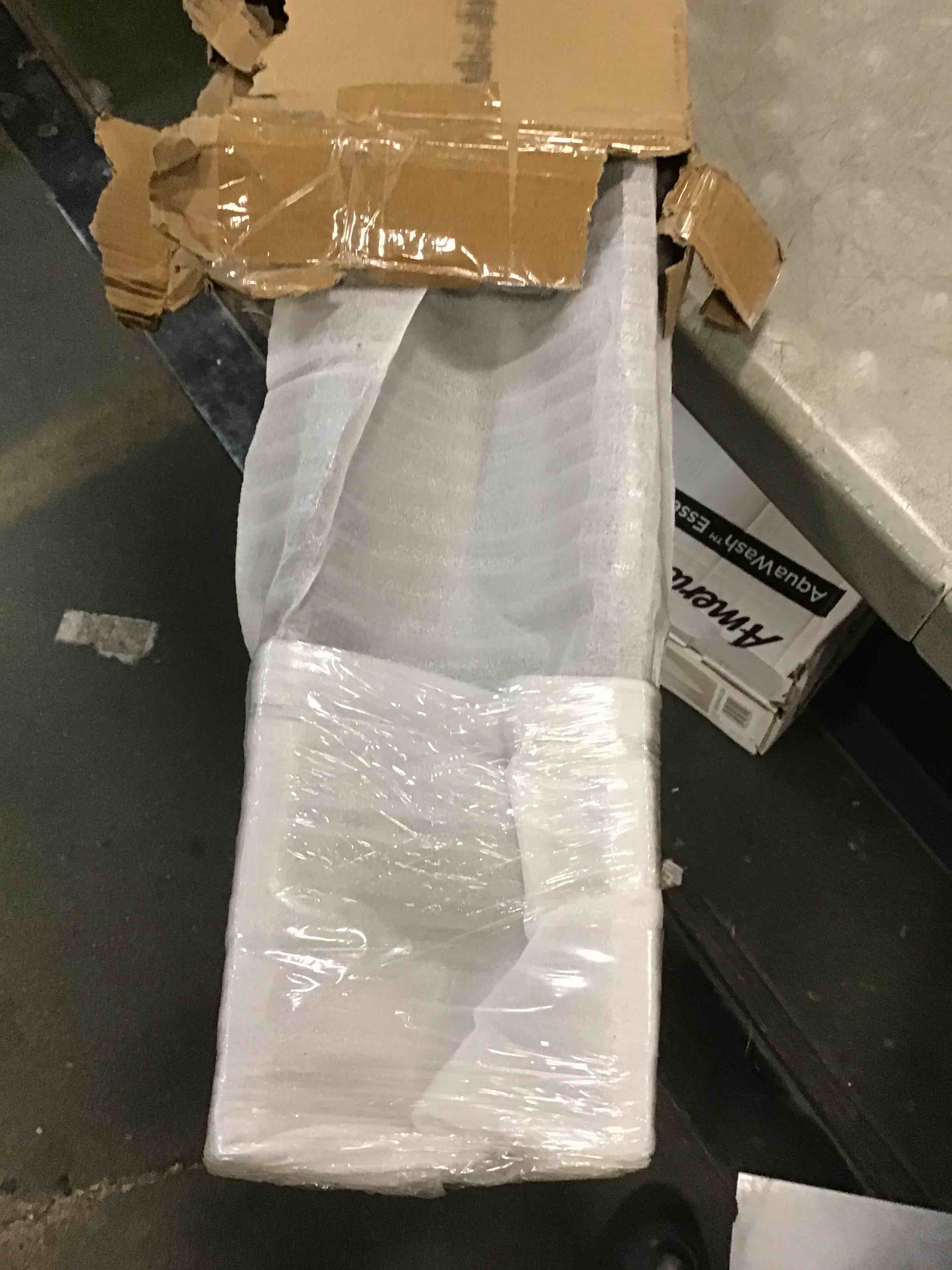 https://s3.amazonaws.com/lotting-images-prod/bidfta/GRA1696202_1735615631079.jpeg
