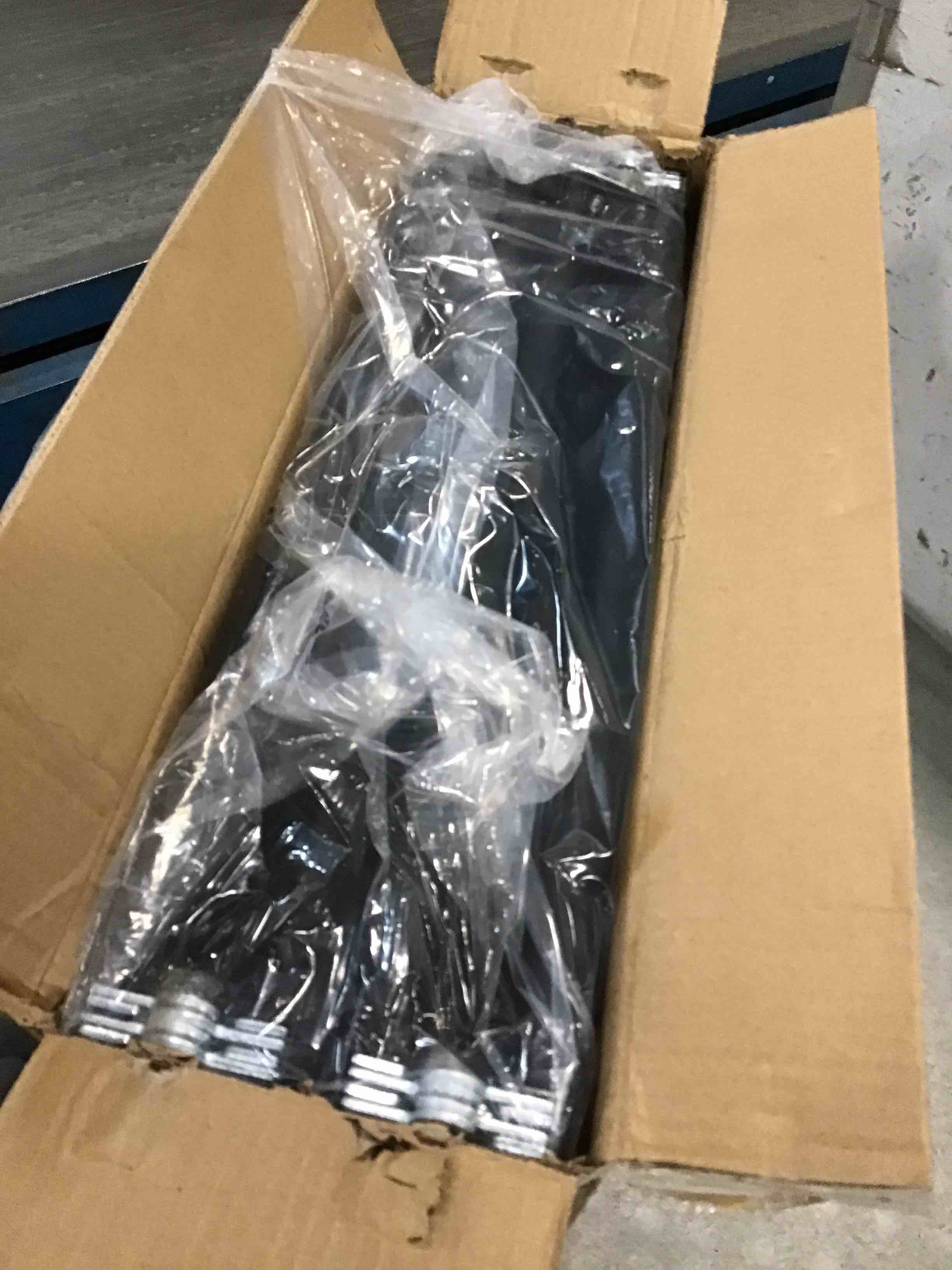https://s3.amazonaws.com/lotting-images-prod/bidfta/GRA1696470_1735861735730.jpeg