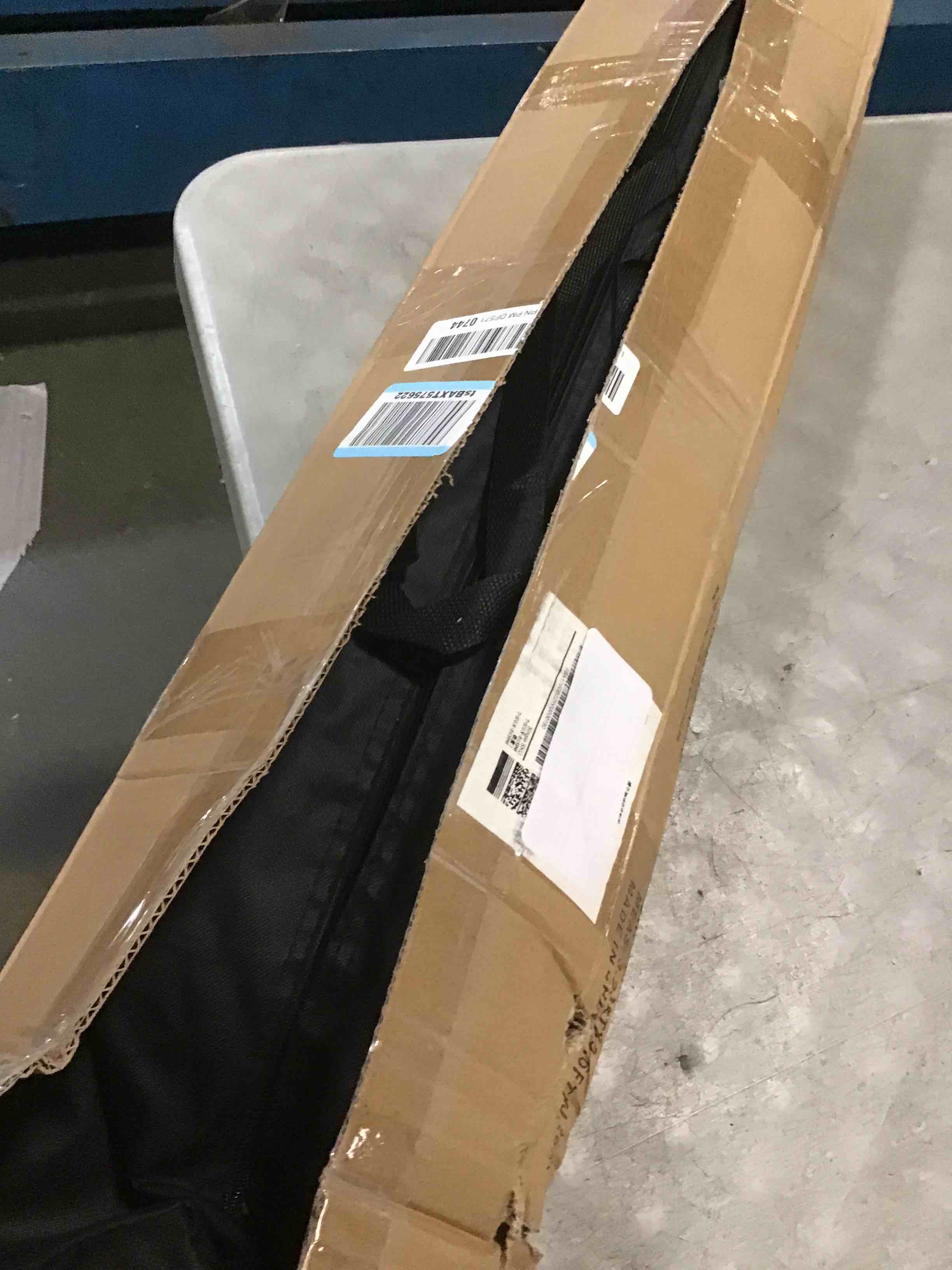 https://s3.amazonaws.com/lotting-images-prod/bidfta/GRA1696656_1735948185898.jpeg