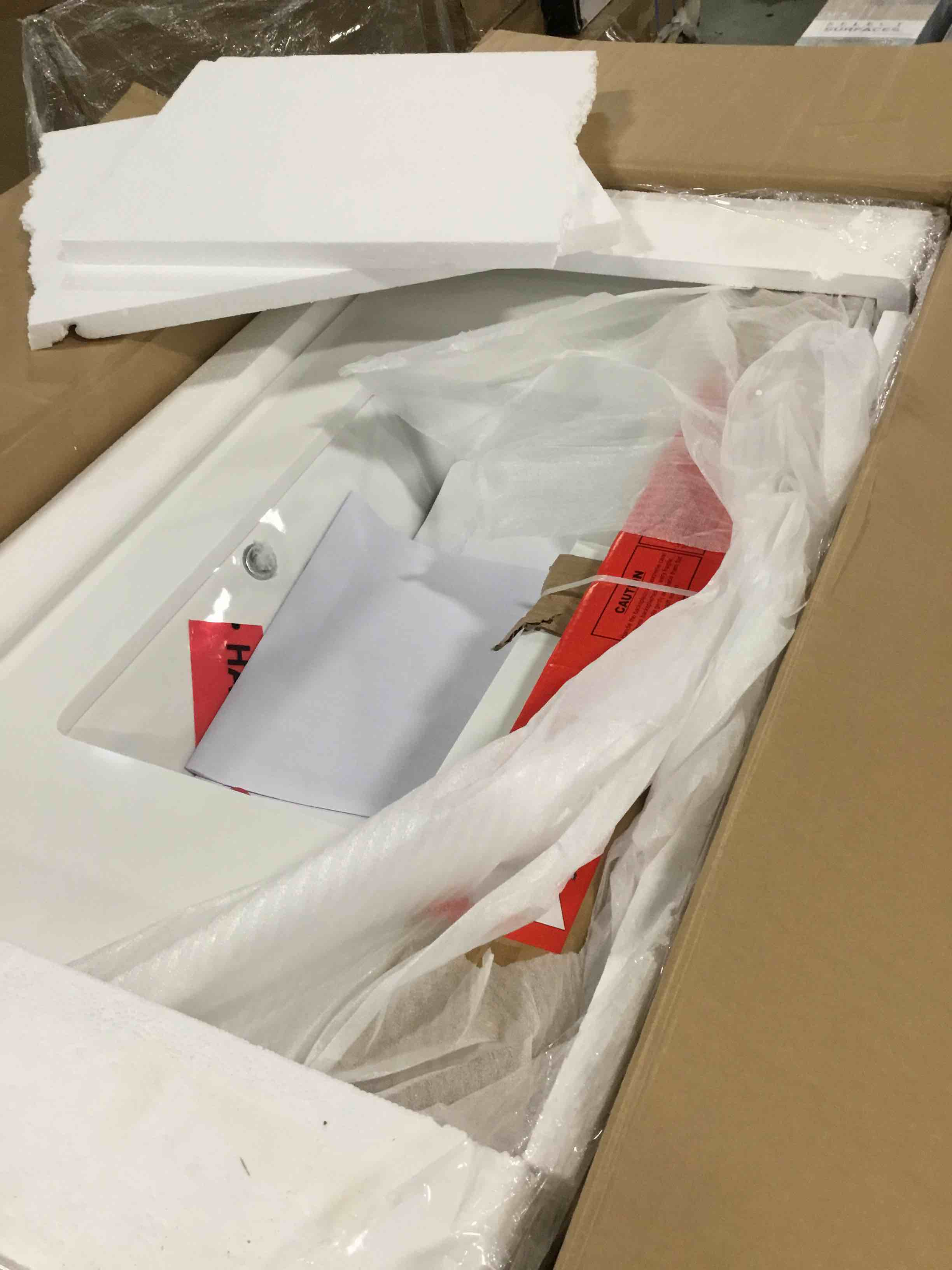https://s3.amazonaws.com/lotting-images-prod/bidfta/GRA1697069_1736516377890.jpeg