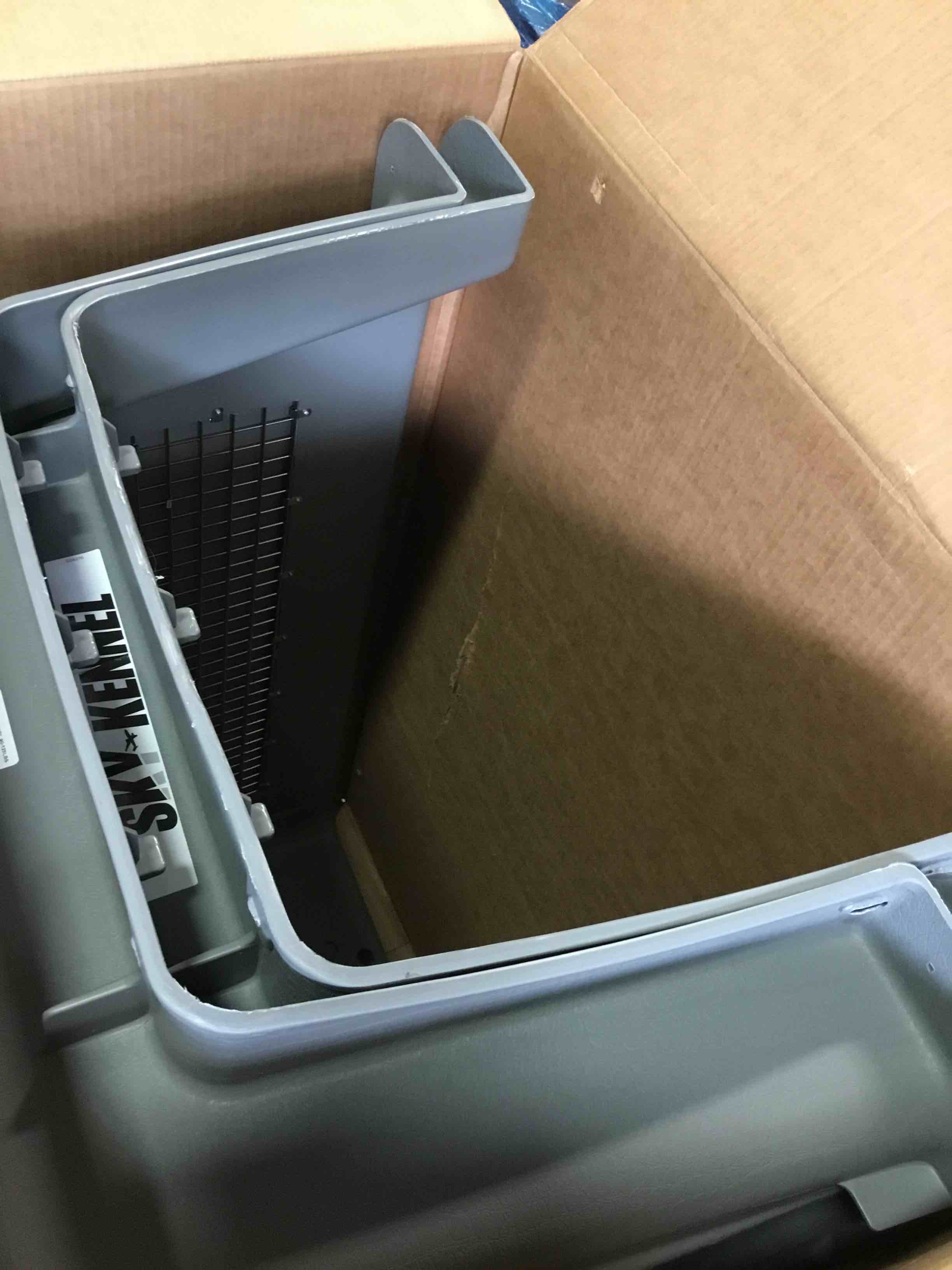 https://s3.amazonaws.com/lotting-images-prod/bidfta/GRA1697235_1736864631672.jpeg