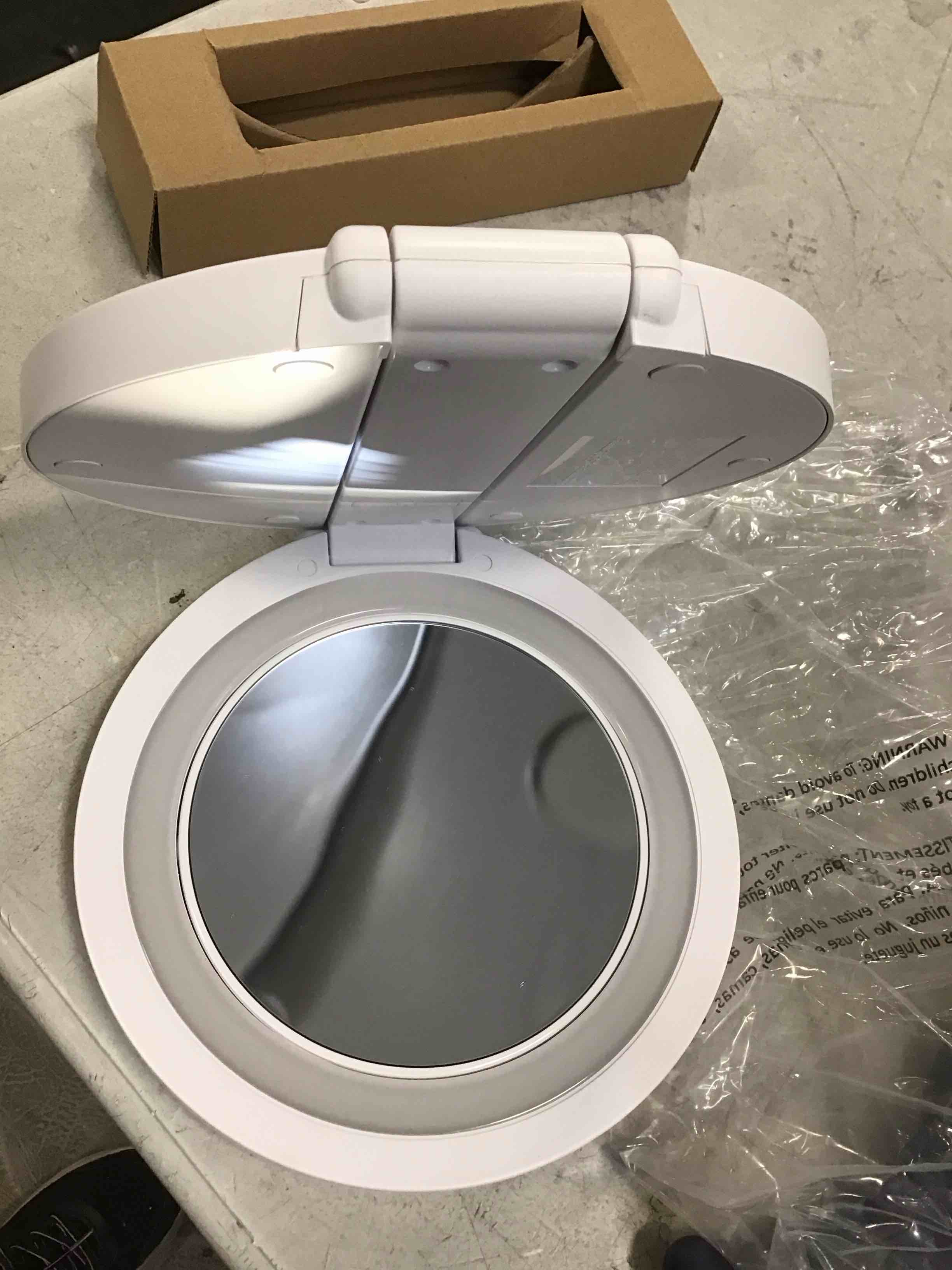 https://s3.amazonaws.com/lotting-images-prod/bidfta/GRA1699312_1737481138054.jpeg