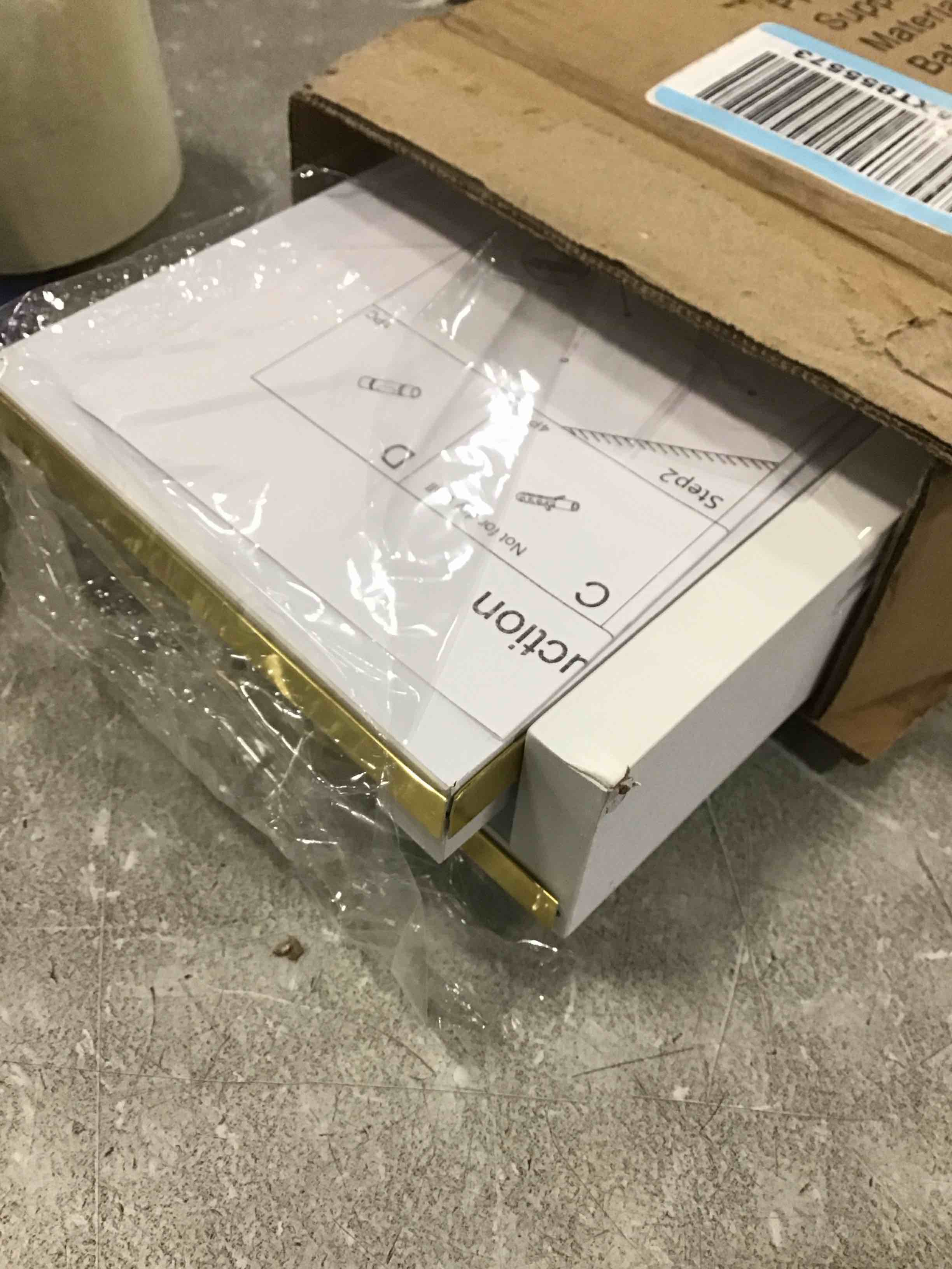 https://s3.amazonaws.com/lotting-images-prod/bidfta/GRA1699406_1737549142044.jpeg