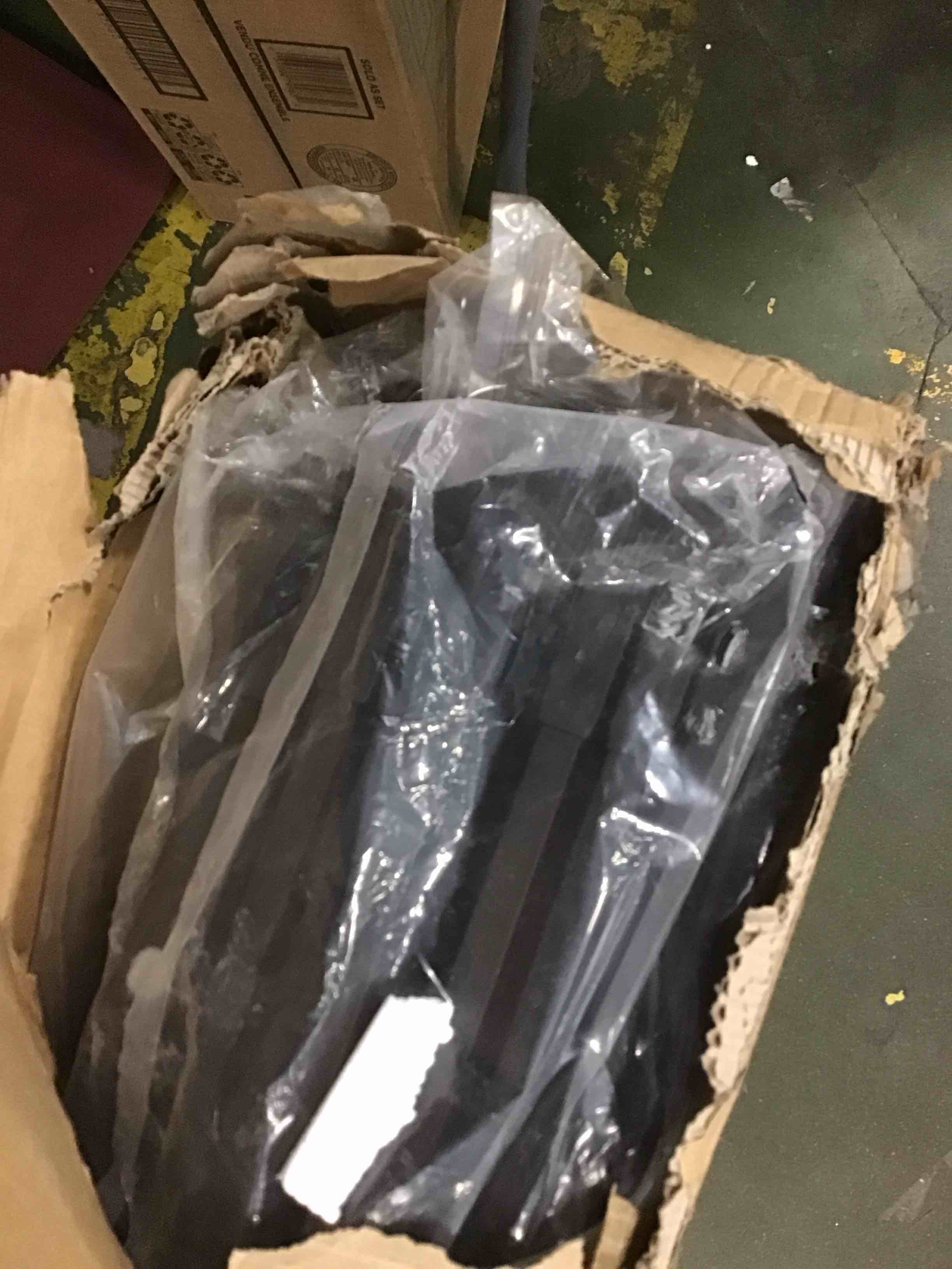 https://s3.amazonaws.com/lotting-images-prod/bidfta/GRA1701745_1738764027581.jpeg