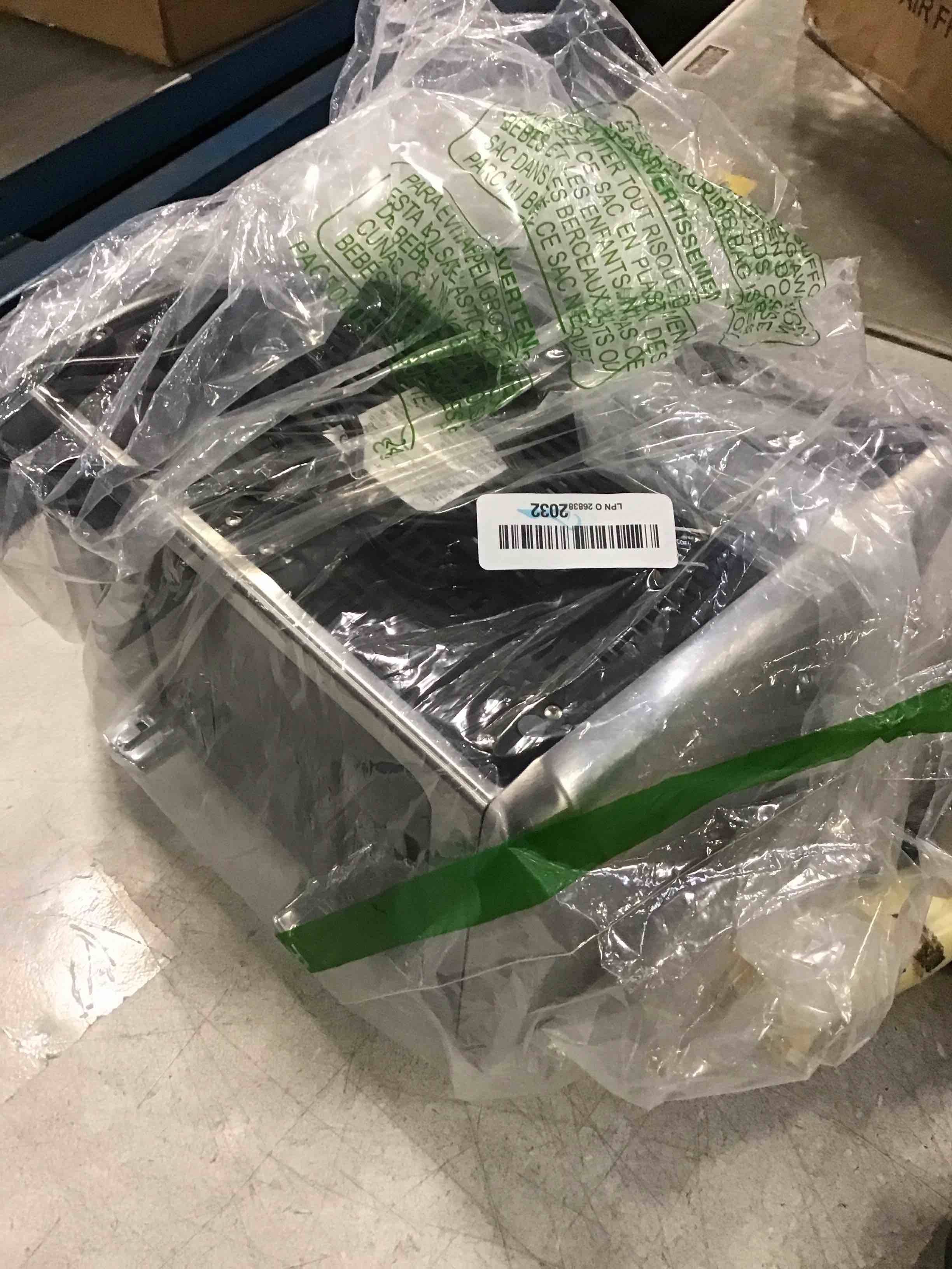 https://s3.amazonaws.com/lotting-images-prod/bidfta/GRA1701981_1738853801897.jpeg