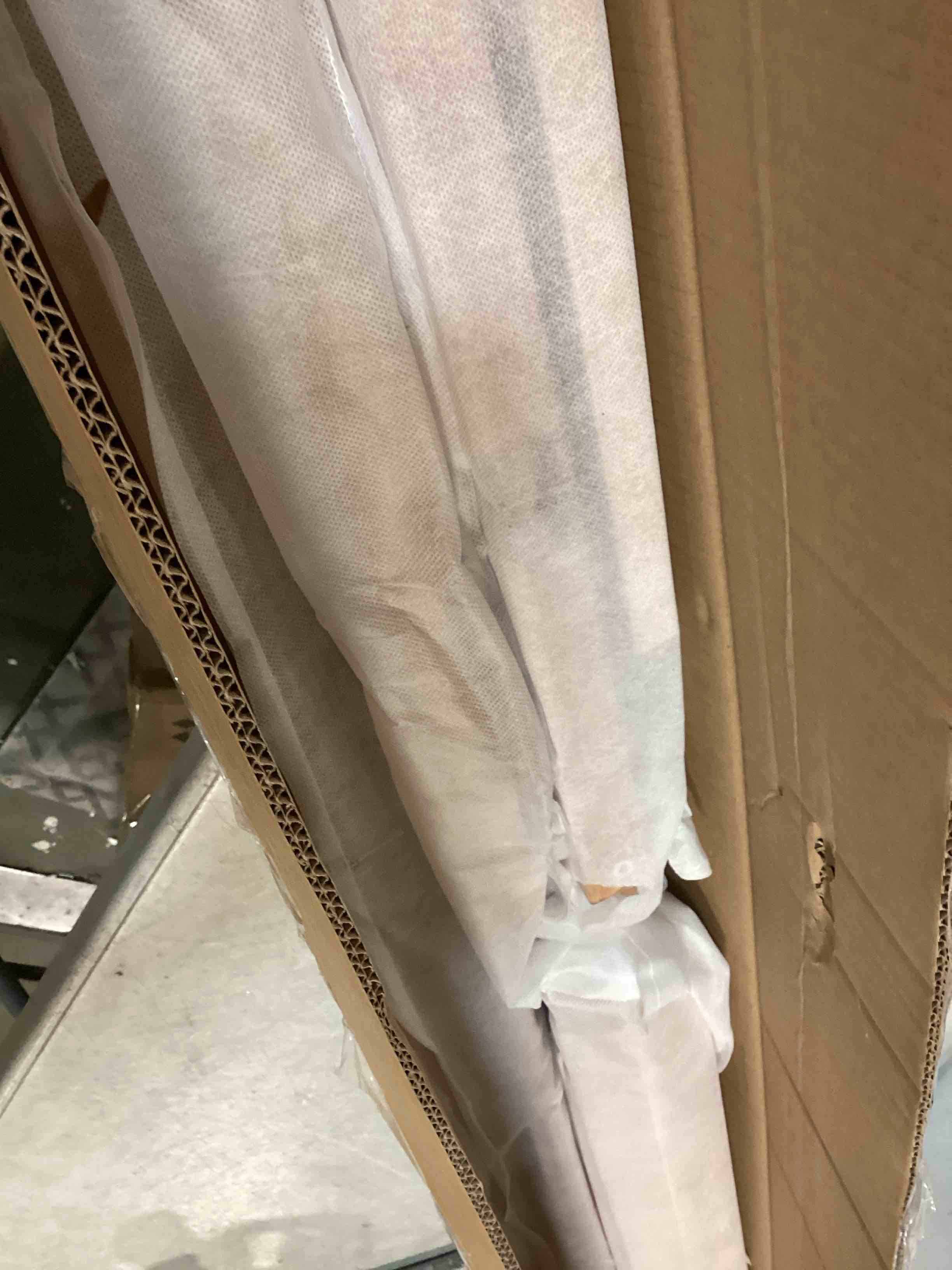 https://s3.amazonaws.com/lotting-images-prod/bidfta/GRA1702321_1736543397690.jpeg