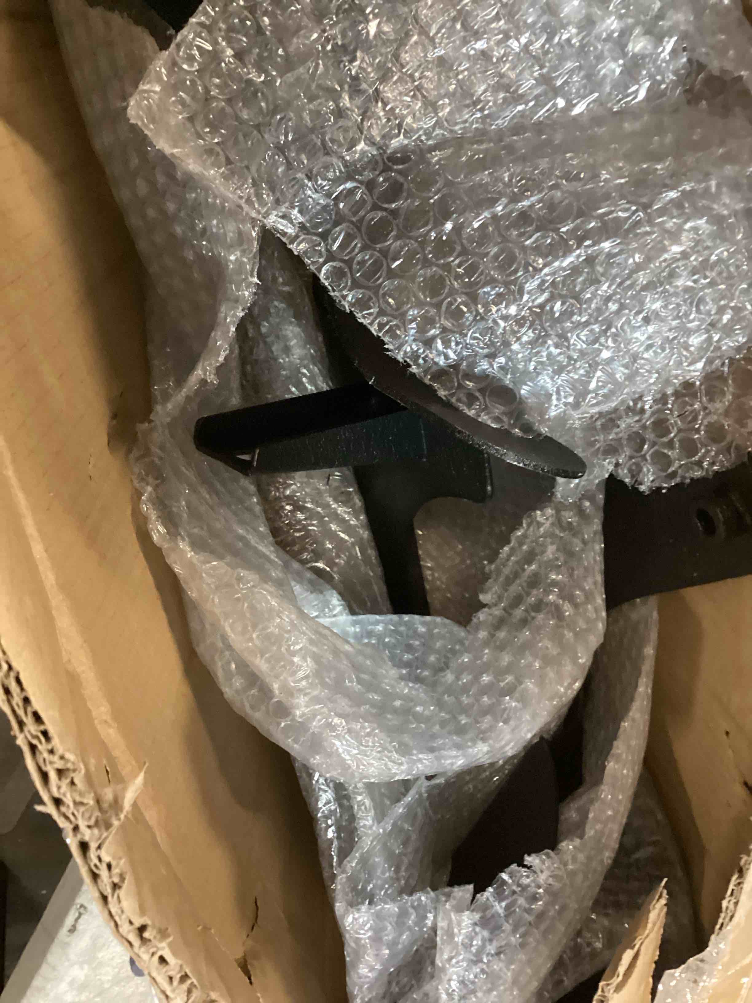 https://s3.amazonaws.com/lotting-images-prod/bidfta/GRA1702451_1736782616221.jpeg
