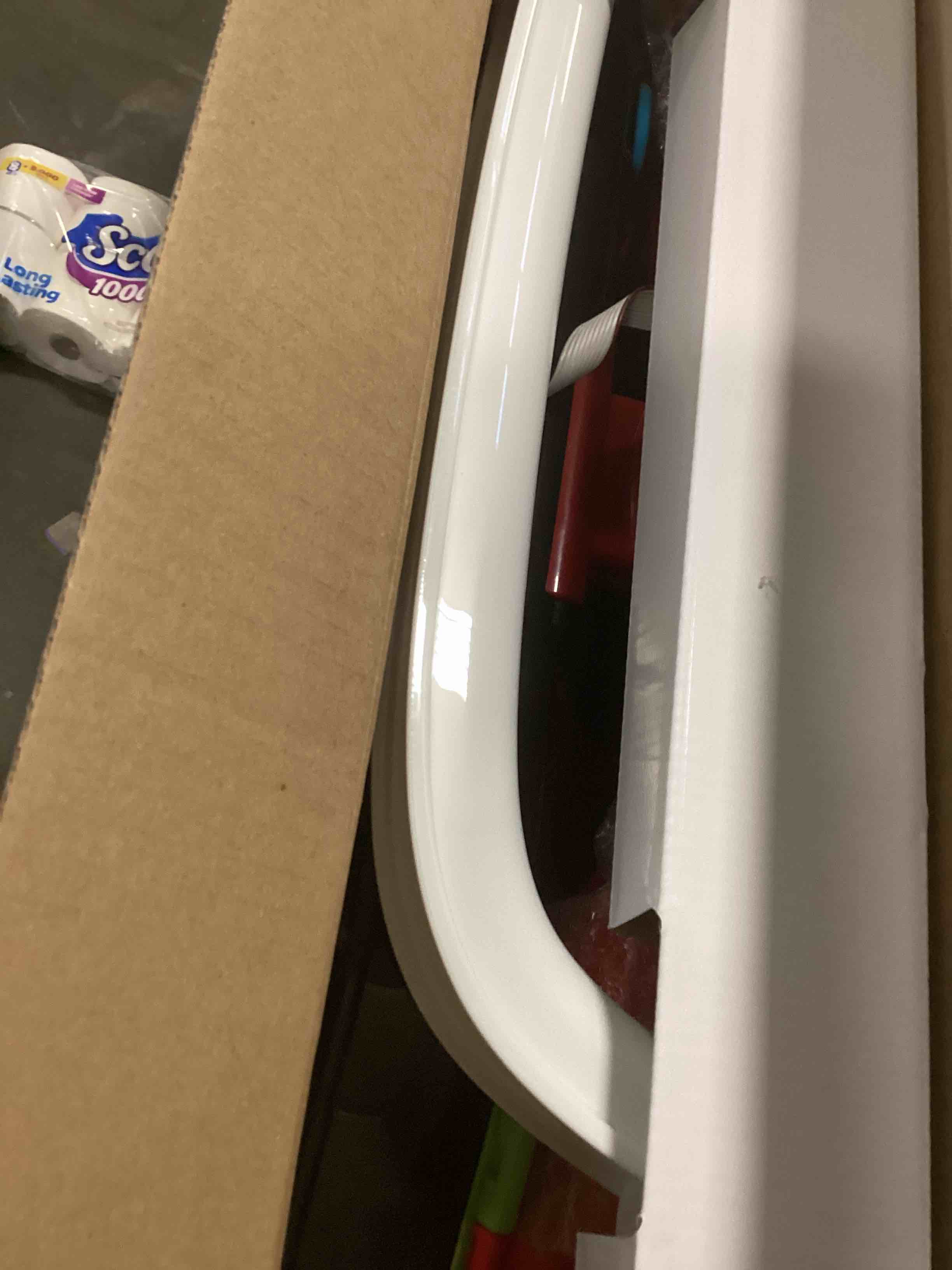 https://s3.amazonaws.com/lotting-images-prod/bidfta/GRA1703258_1737380428366.jpeg