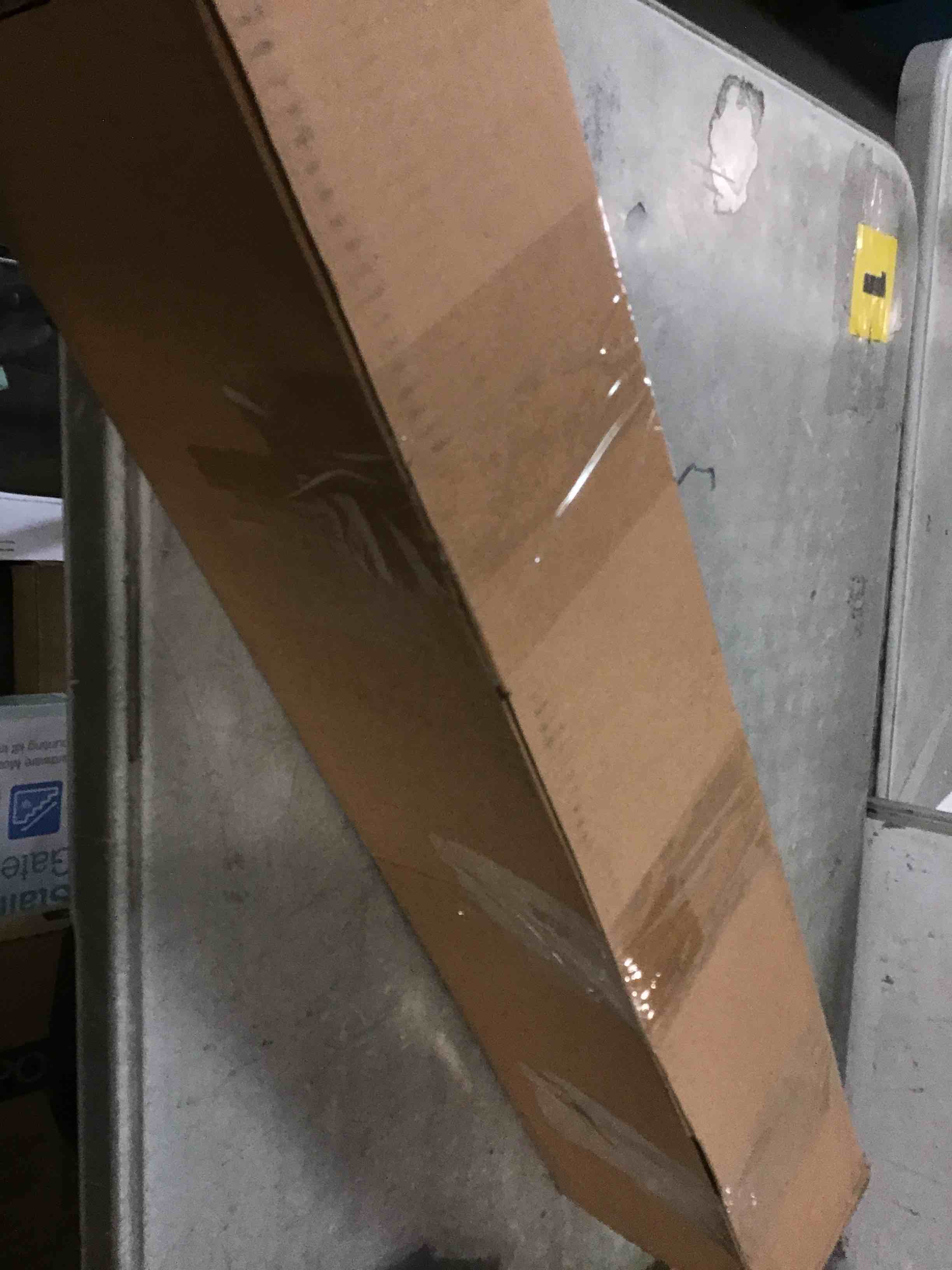 https://s3.amazonaws.com/lotting-images-prod/bidfta/GRA1703303_1738333399709.jpeg