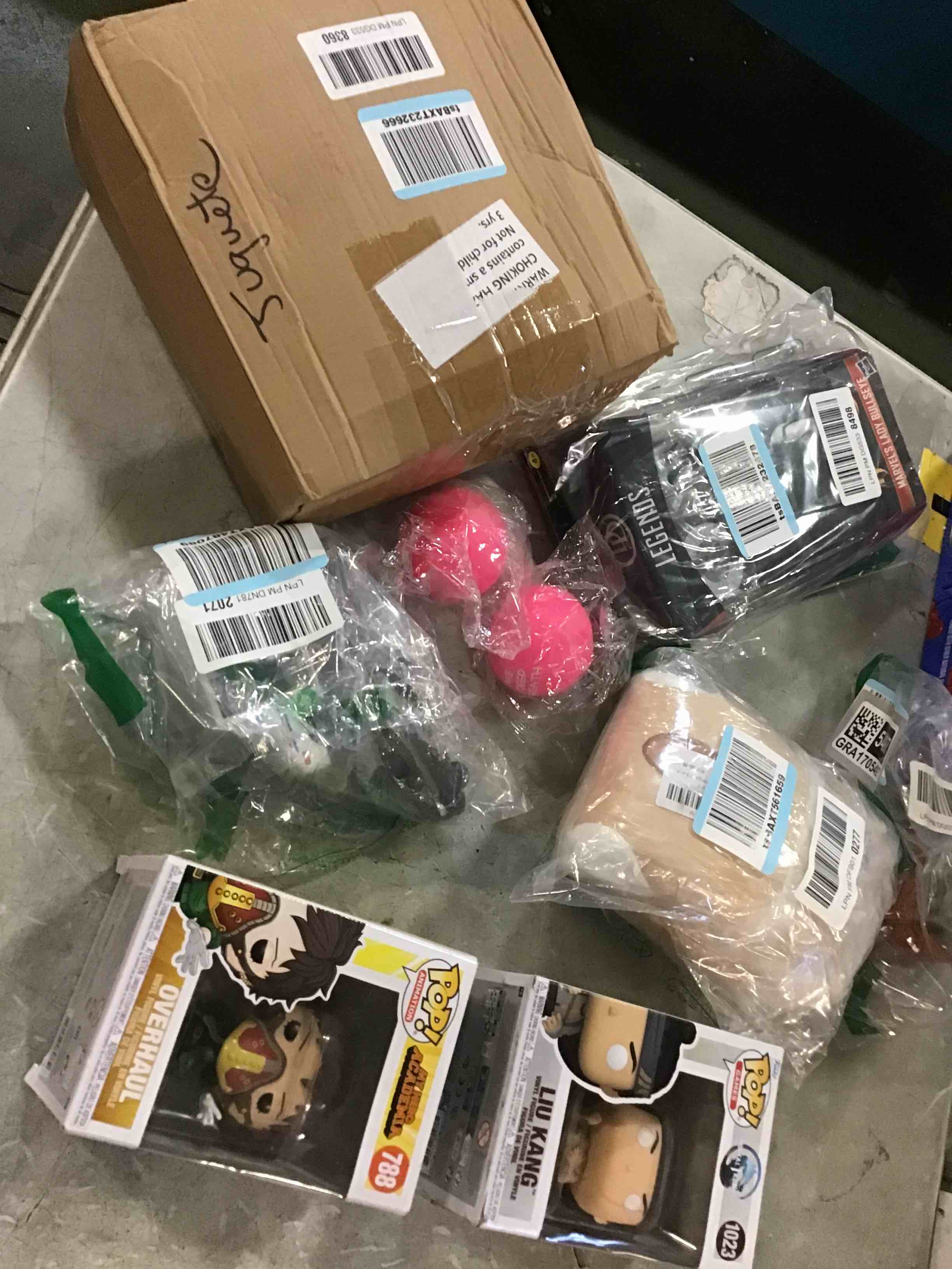https://s3.amazonaws.com/lotting-images-prod/bidfta/GRA1705506_1735852526358.jpeg
