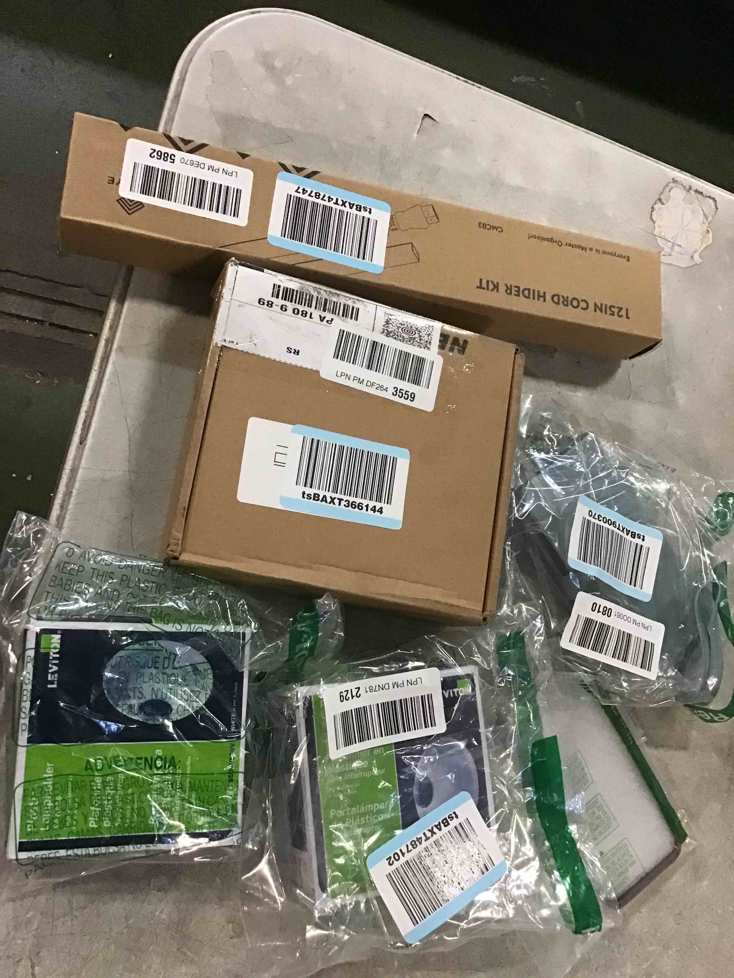 https://s3.amazonaws.com/lotting-images-prod/bidfta/GRA1705507_1735852638151.jpeg